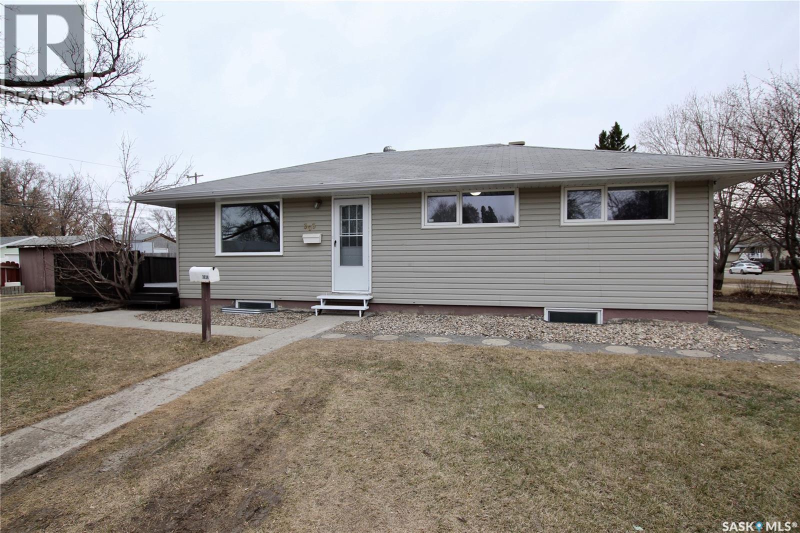 303 Royal Street, Regina, Saskatchewan  S4R 4Y2 - Photo 3 - SK036342