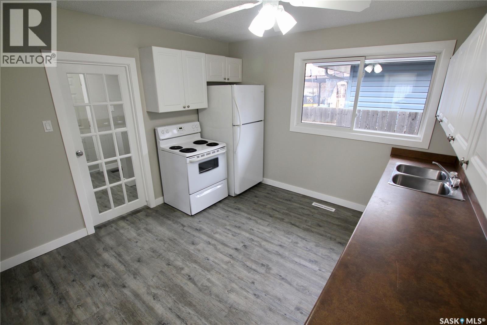 303 Royal Street, Regina, Saskatchewan  S4R 4Y2 - Photo 5 - SK036342