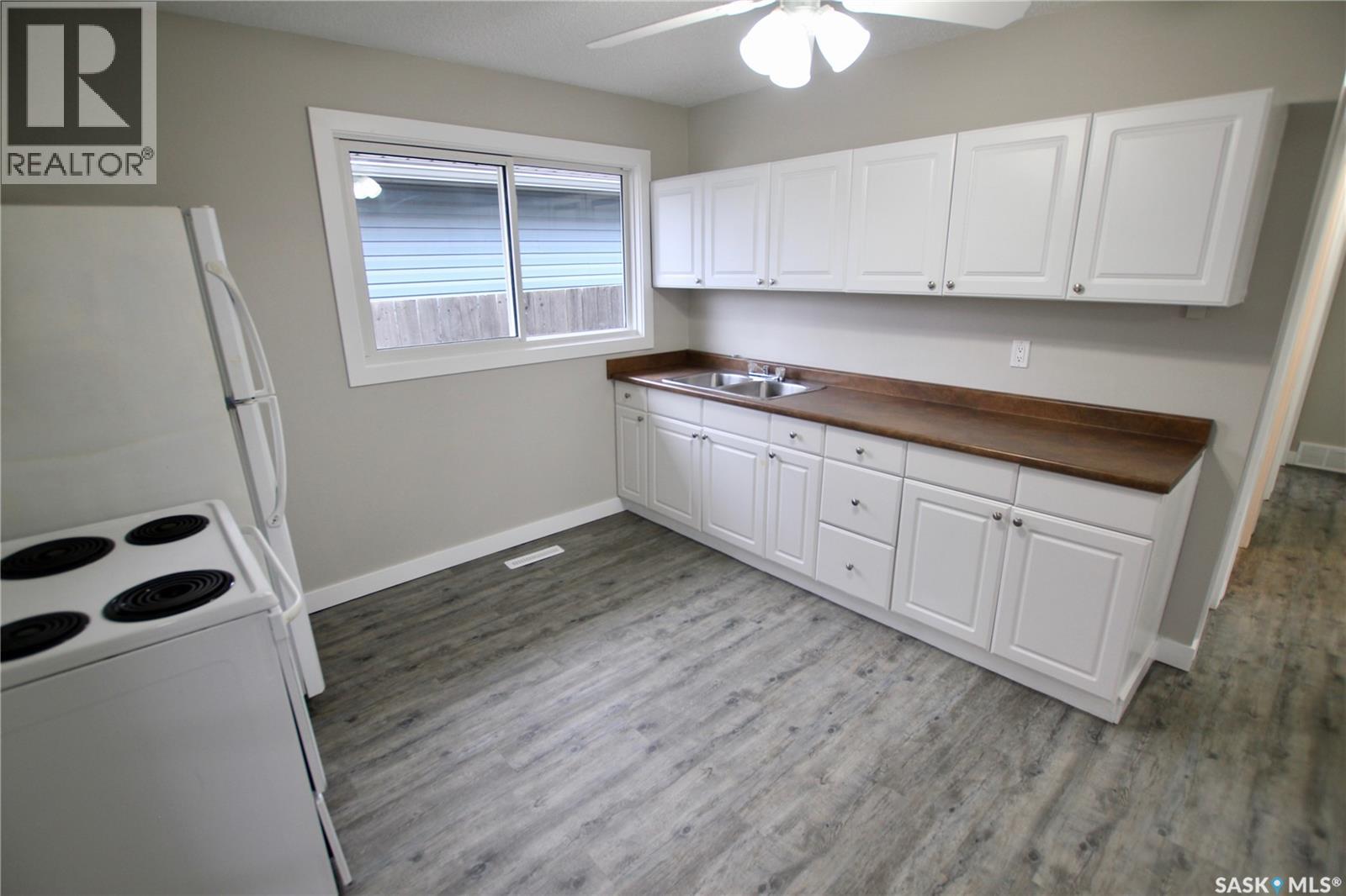 303 Royal Street, Regina, Saskatchewan  S4R 4Y2 - Photo 6 - SK036342