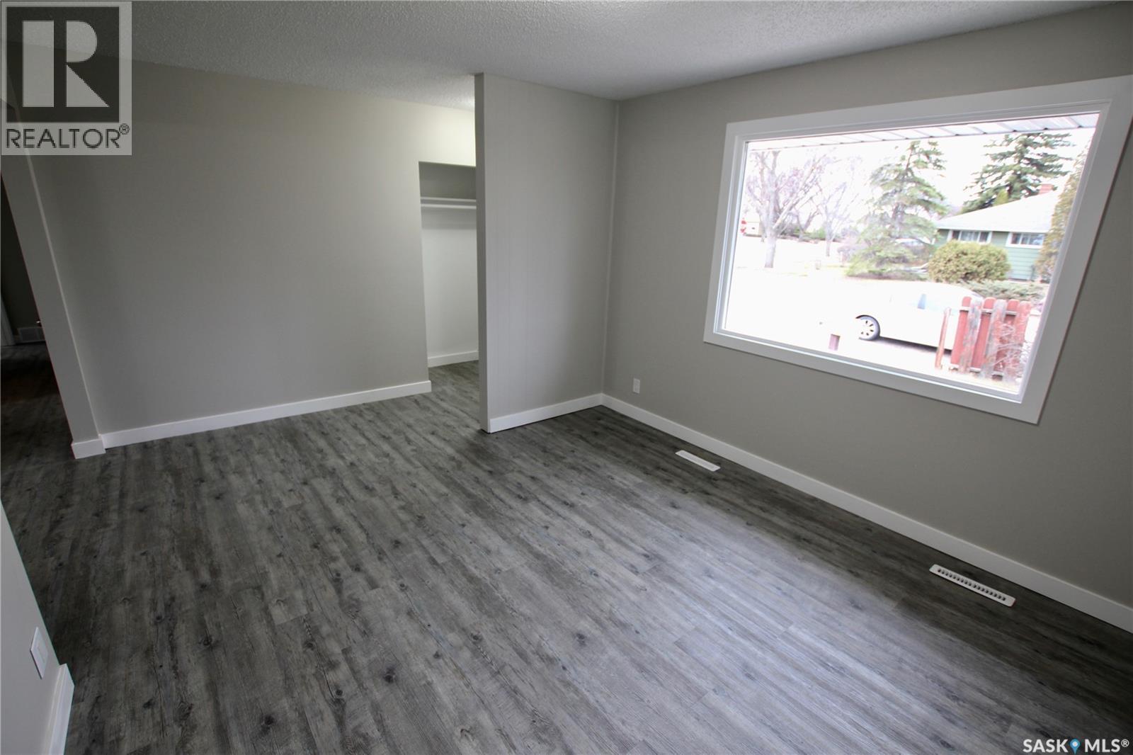 303 Royal Street, Regina, Saskatchewan  S4R 4Y2 - Photo 7 - SK036342