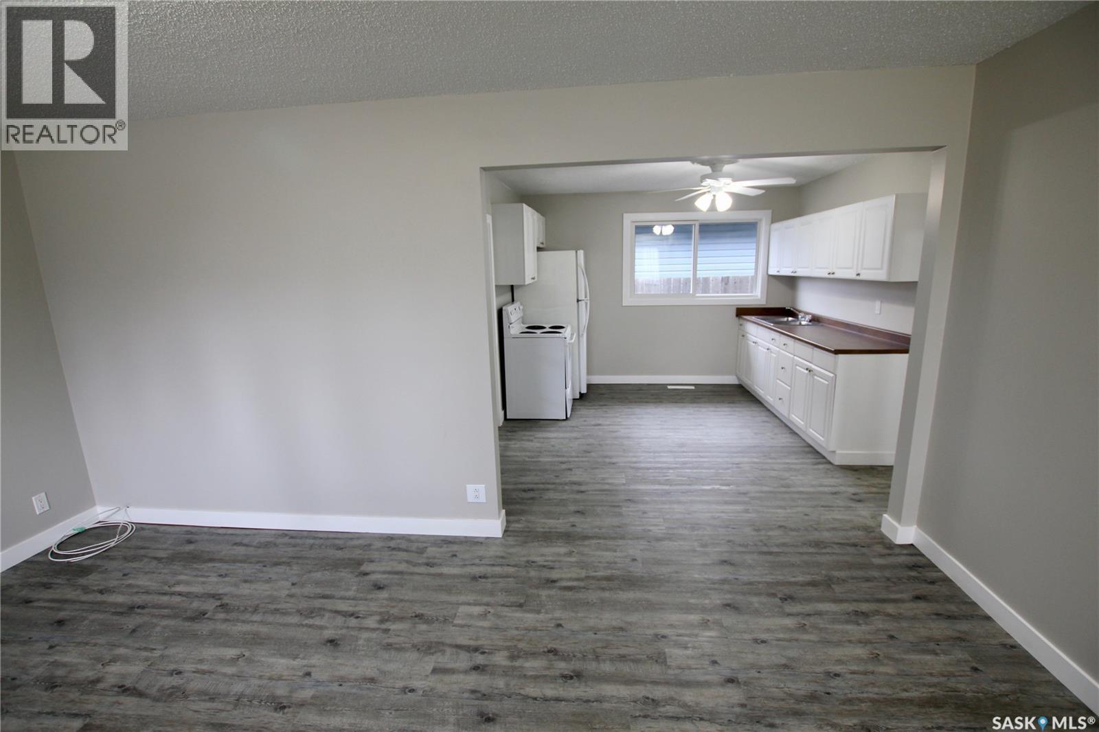 303 Royal Street, Regina, Saskatchewan  S4R 4Y2 - Photo 9 - SK036342