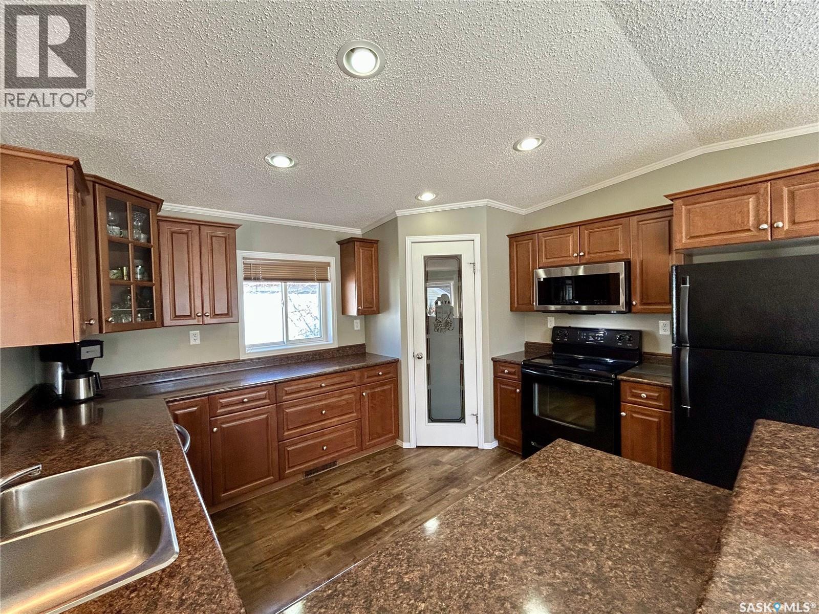 607 Beharrel Street, Oxbow, Saskatchewan  S0C 2B0 - Photo 11 - SK036314