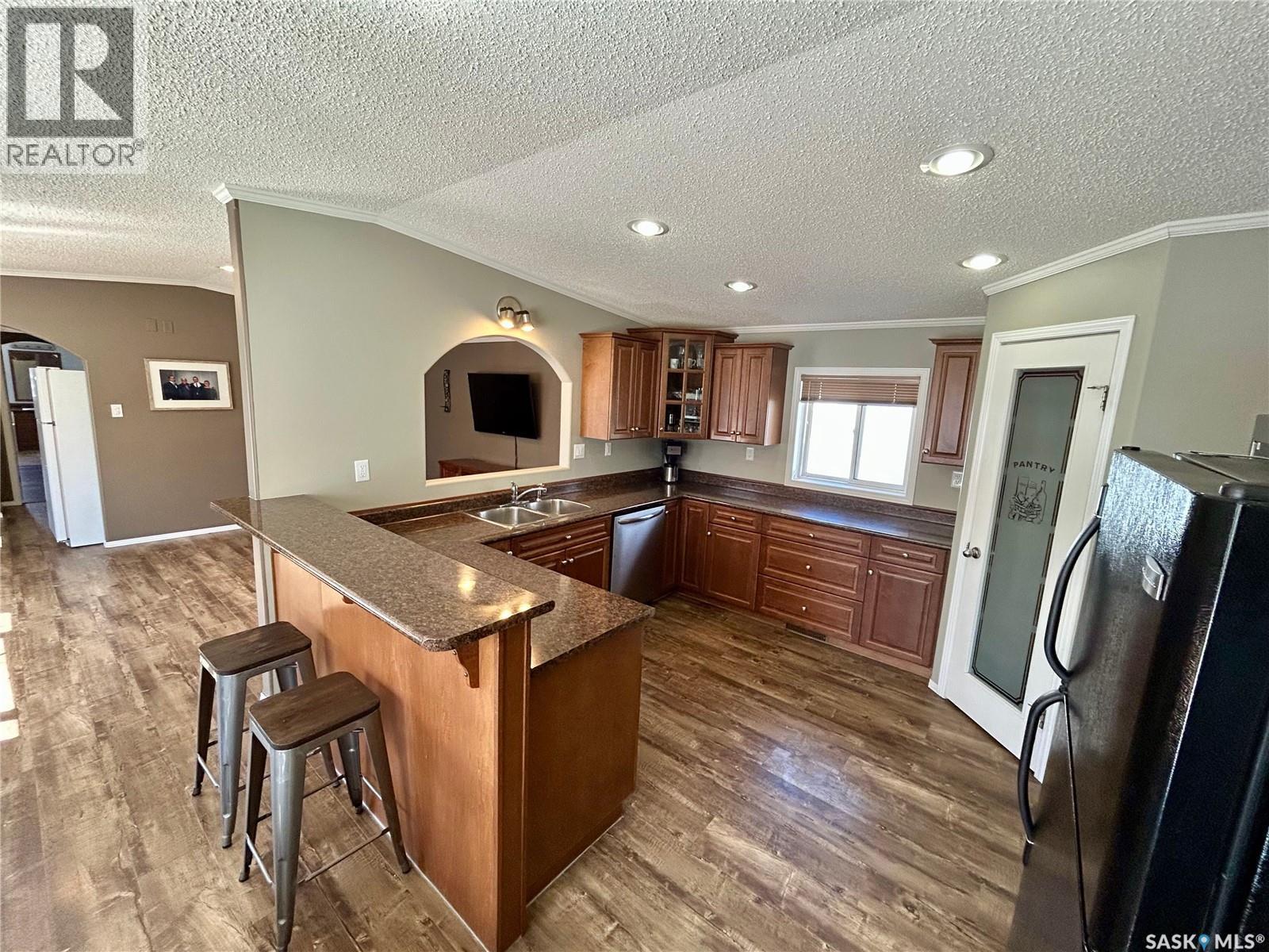 607 Beharrel Street, Oxbow, Saskatchewan  S0C 2B0 - Photo 12 - SK036314