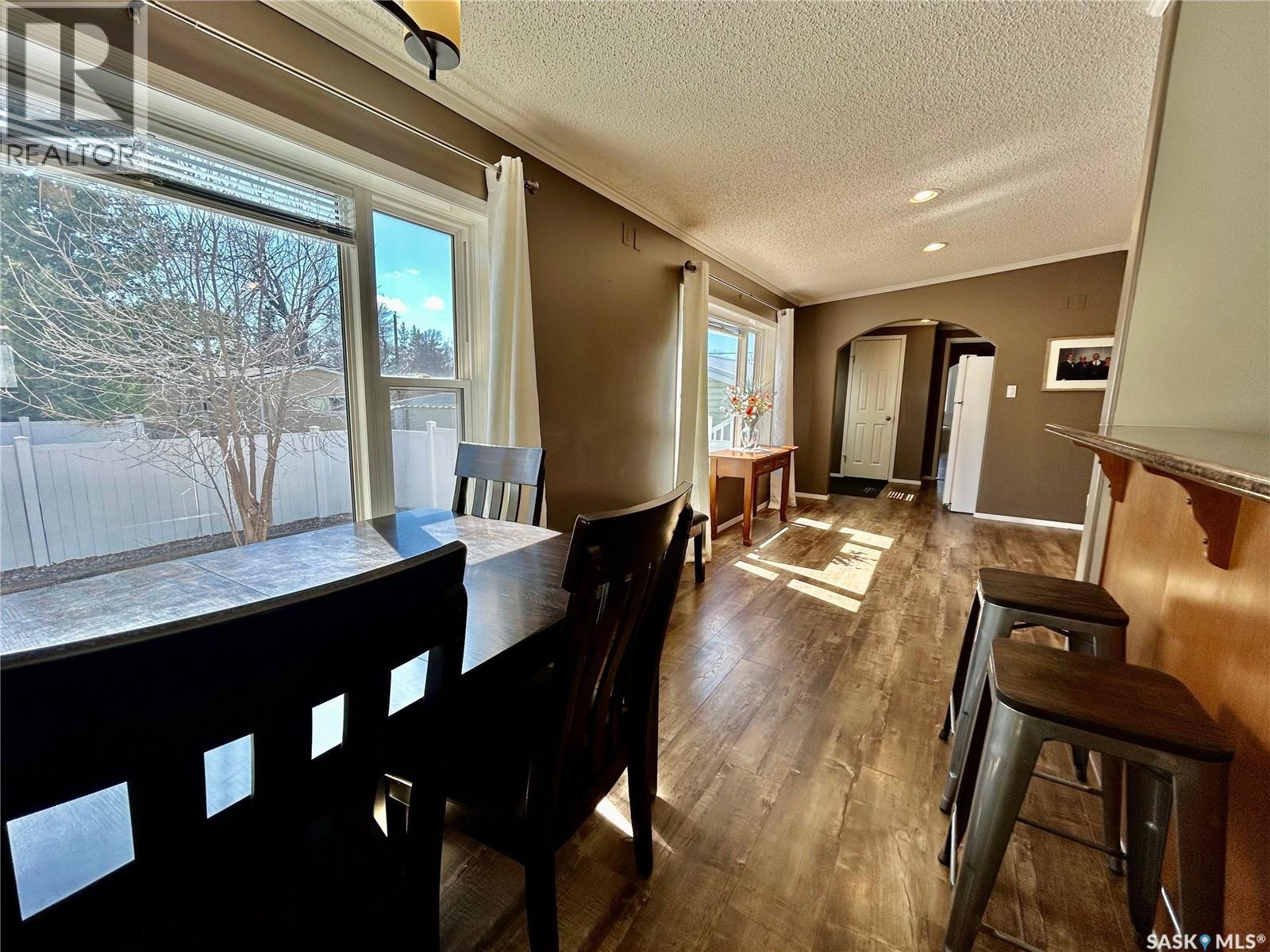 607 Beharrel Street, Oxbow, Saskatchewan  S0C 2B0 - Photo 13 - SK036314