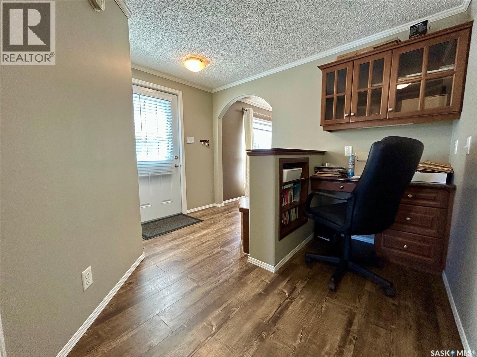 607 Beharrel Street, Oxbow, Saskatchewan  S0C 2B0 - Photo 34 - SK036314