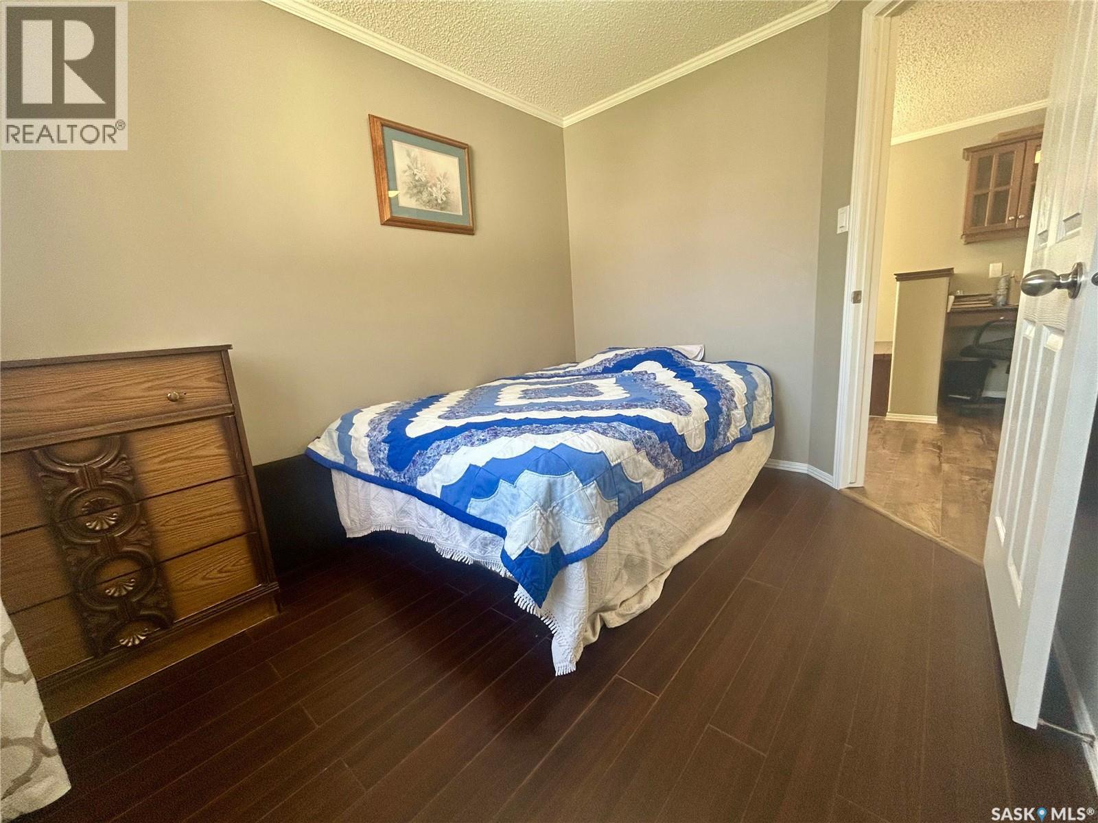 607 Beharrel Street, Oxbow, Saskatchewan  S0C 2B0 - Photo 41 - SK036314