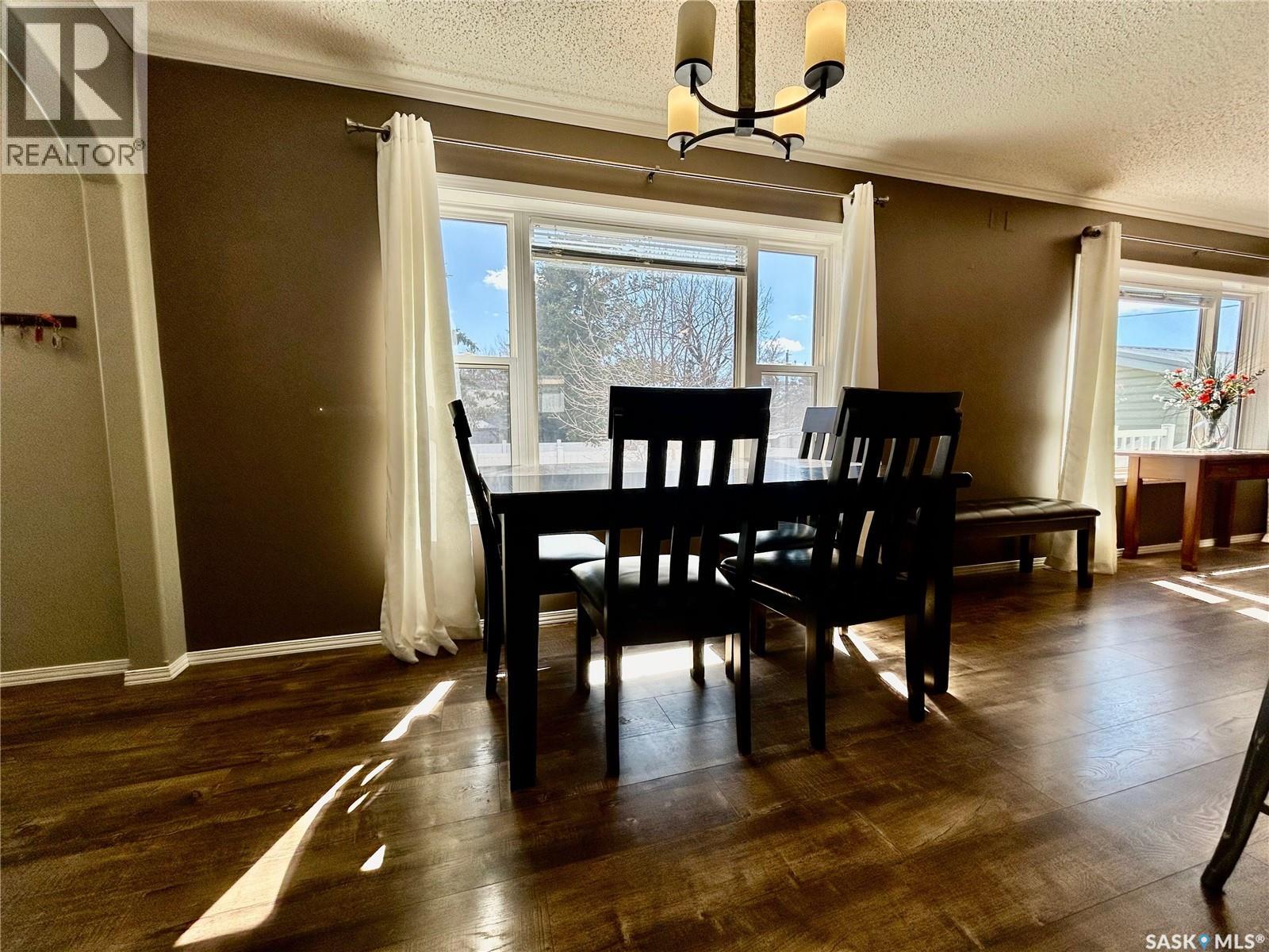 607 Beharrel Street, Oxbow, Saskatchewan  S0C 2B0 - Photo 5 - SK036314