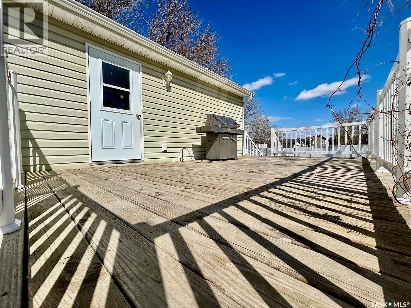 607 Beharrel Street, Oxbow, Saskatchewan  S0C 2B0 - Photo 55 - SK036314