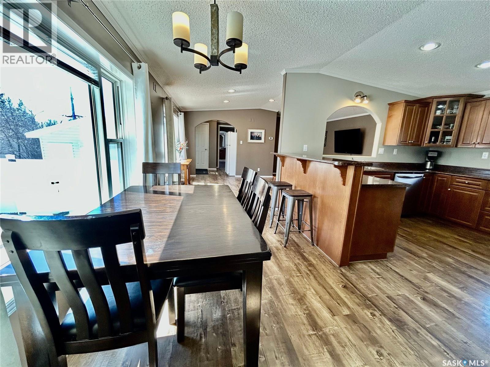 607 Beharrel Street, Oxbow, Saskatchewan  S0C 2B0 - Photo 6 - SK036314