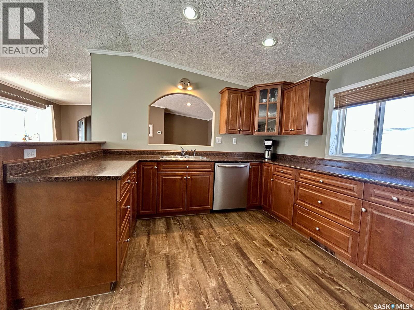 607 Beharrel Street, Oxbow, Saskatchewan  S0C 2B0 - Photo 8 - SK036314
