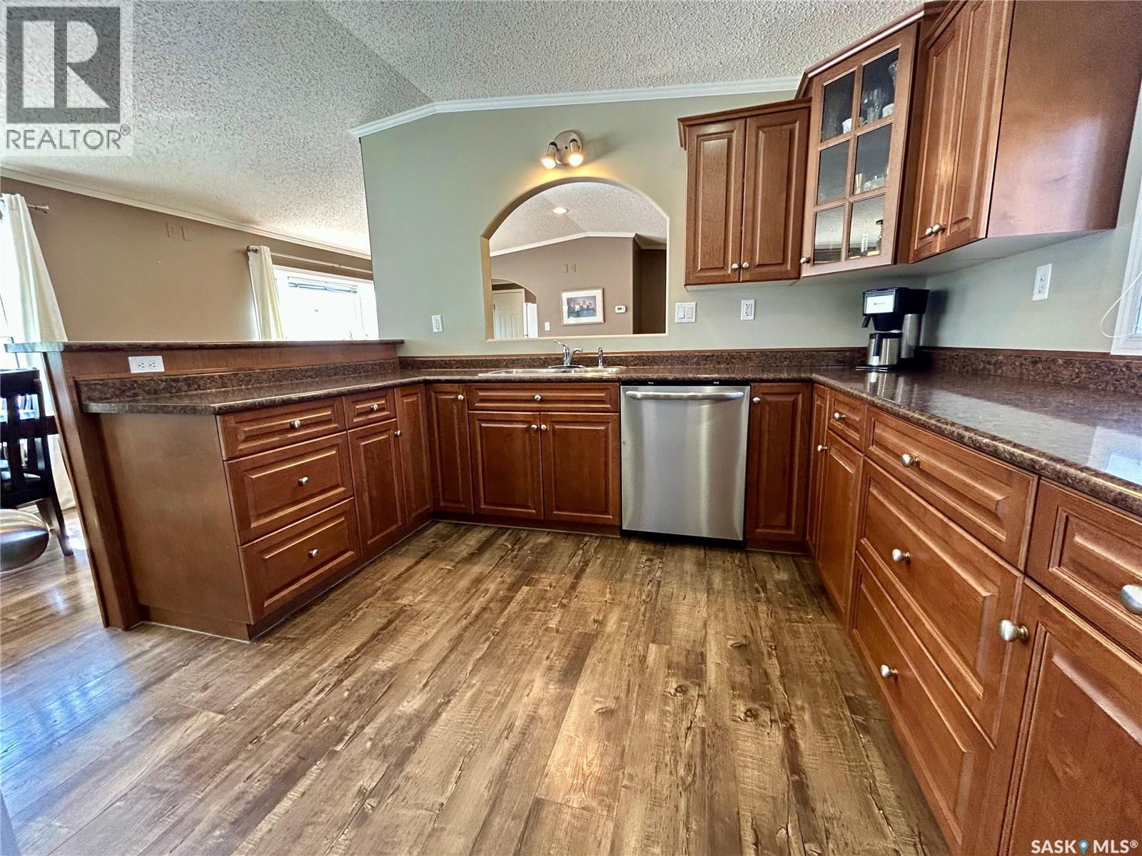 607 Beharrel Street, Oxbow, Saskatchewan  S0C 2B0 - Photo 9 - SK036314