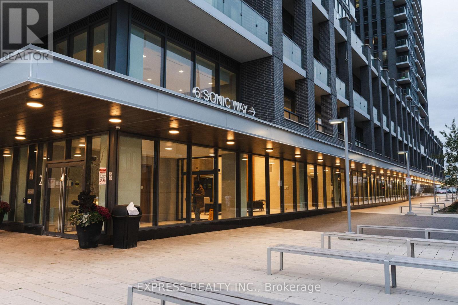 401 - 6 SONIC WAY, Toronto, Ontario