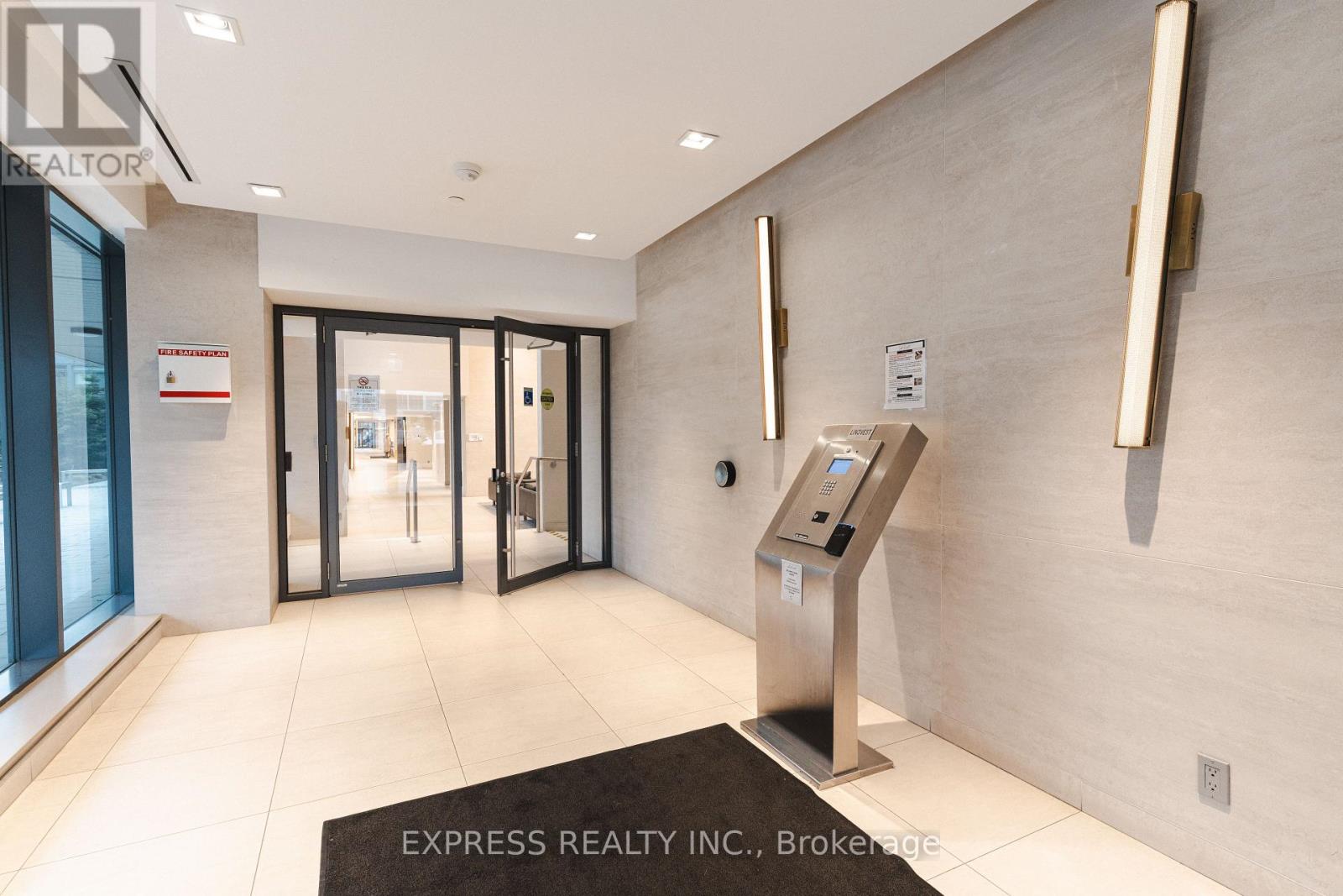 401 - 6 Sonic Way, Toronto, Ontario M3C 0P1 - Photo 3 - C13142558