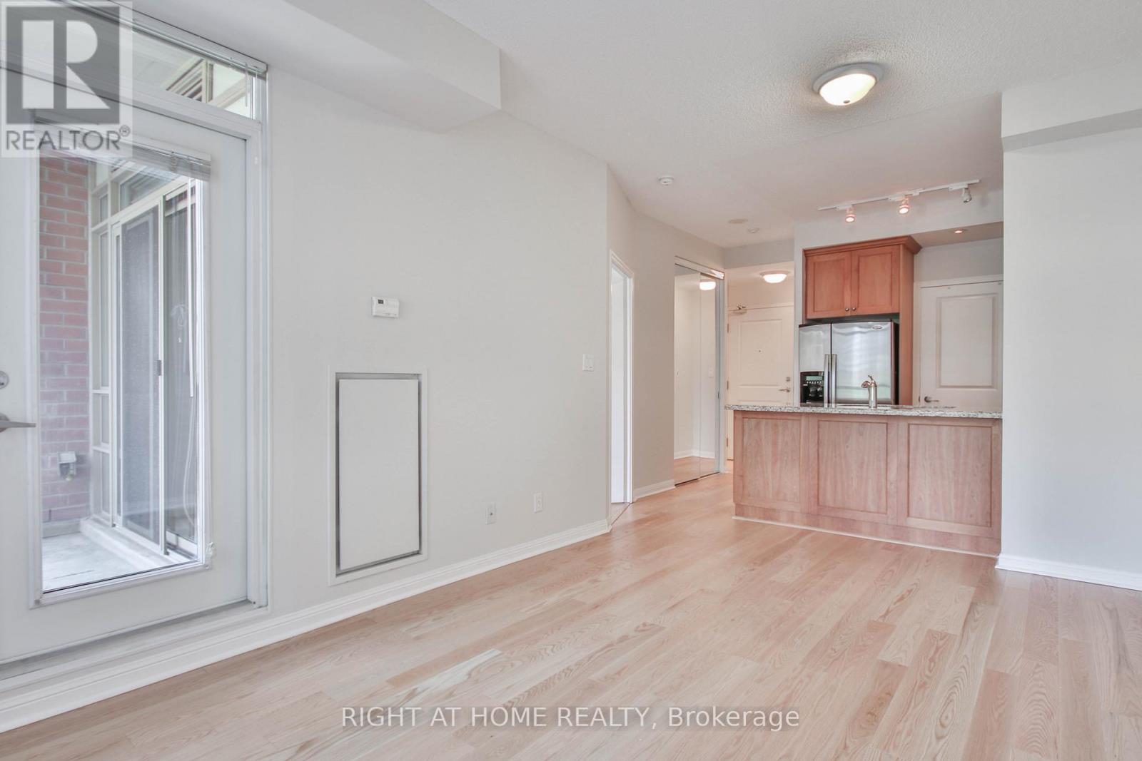 411 - 900 Mount Pleasant Road, Toronto, Ontario  M4P 3J9 - Photo 3 - C13142632