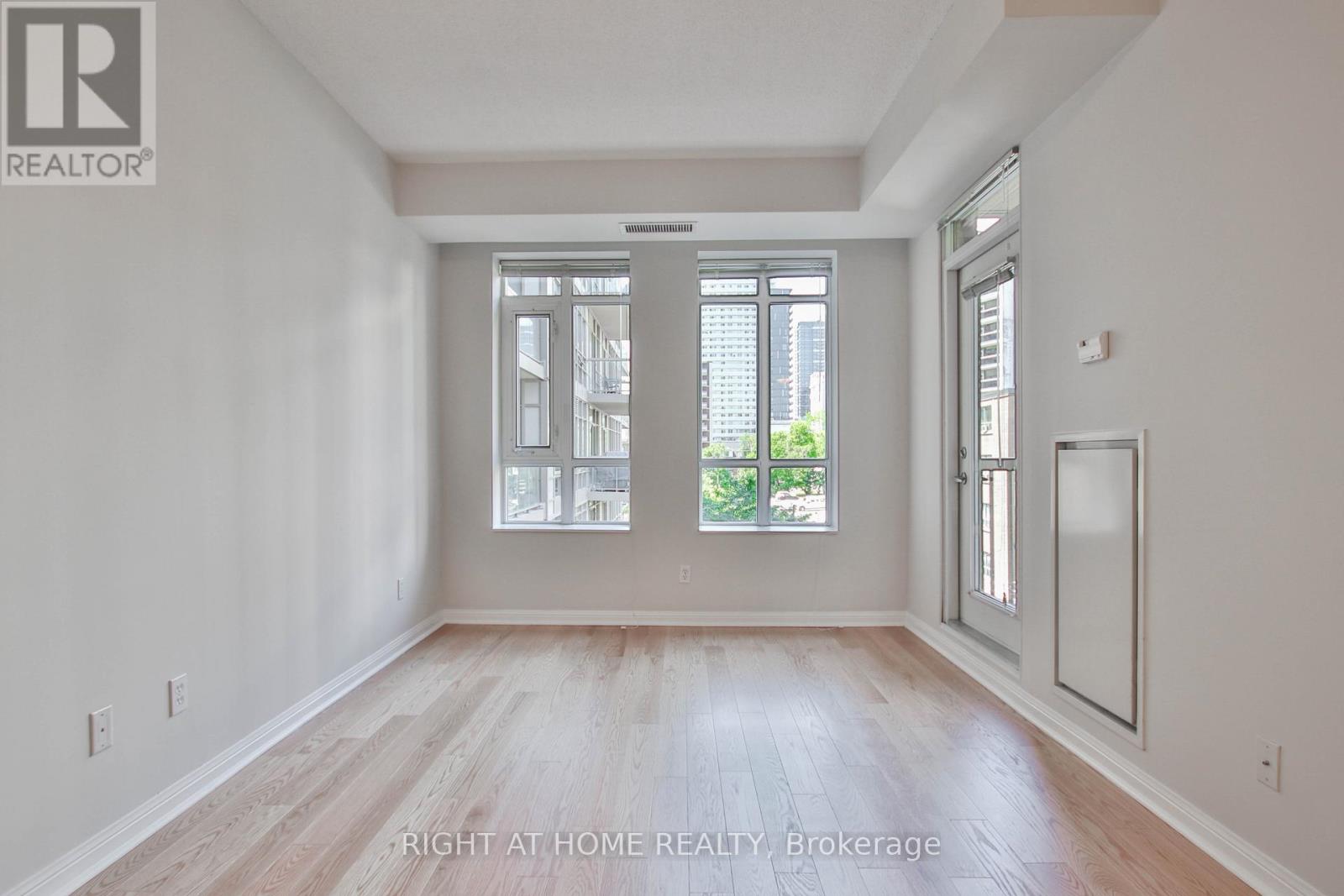 411 - 900 Mount Pleasant Road, Toronto, Ontario  M4P 3J9 - Photo 4 - C13142632