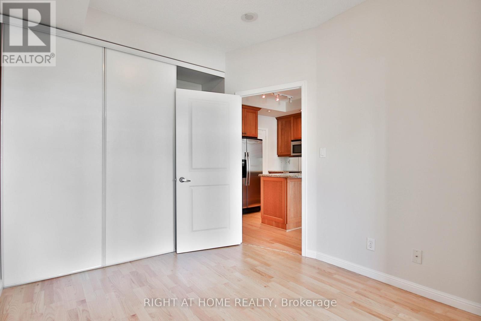 411 - 900 Mount Pleasant Road, Toronto, Ontario  M4P 3J9 - Photo 9 - C13142632