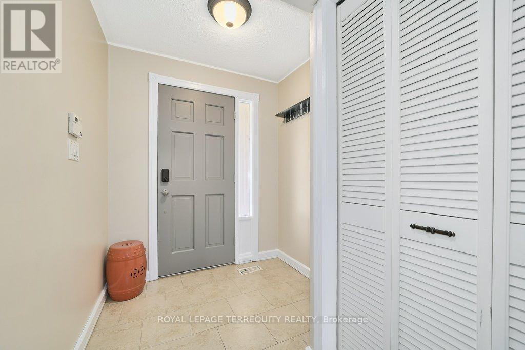 798 Greenbriar Drive, Oshawa, Ontario  L1G 7J6 - Photo 2 - E13142744