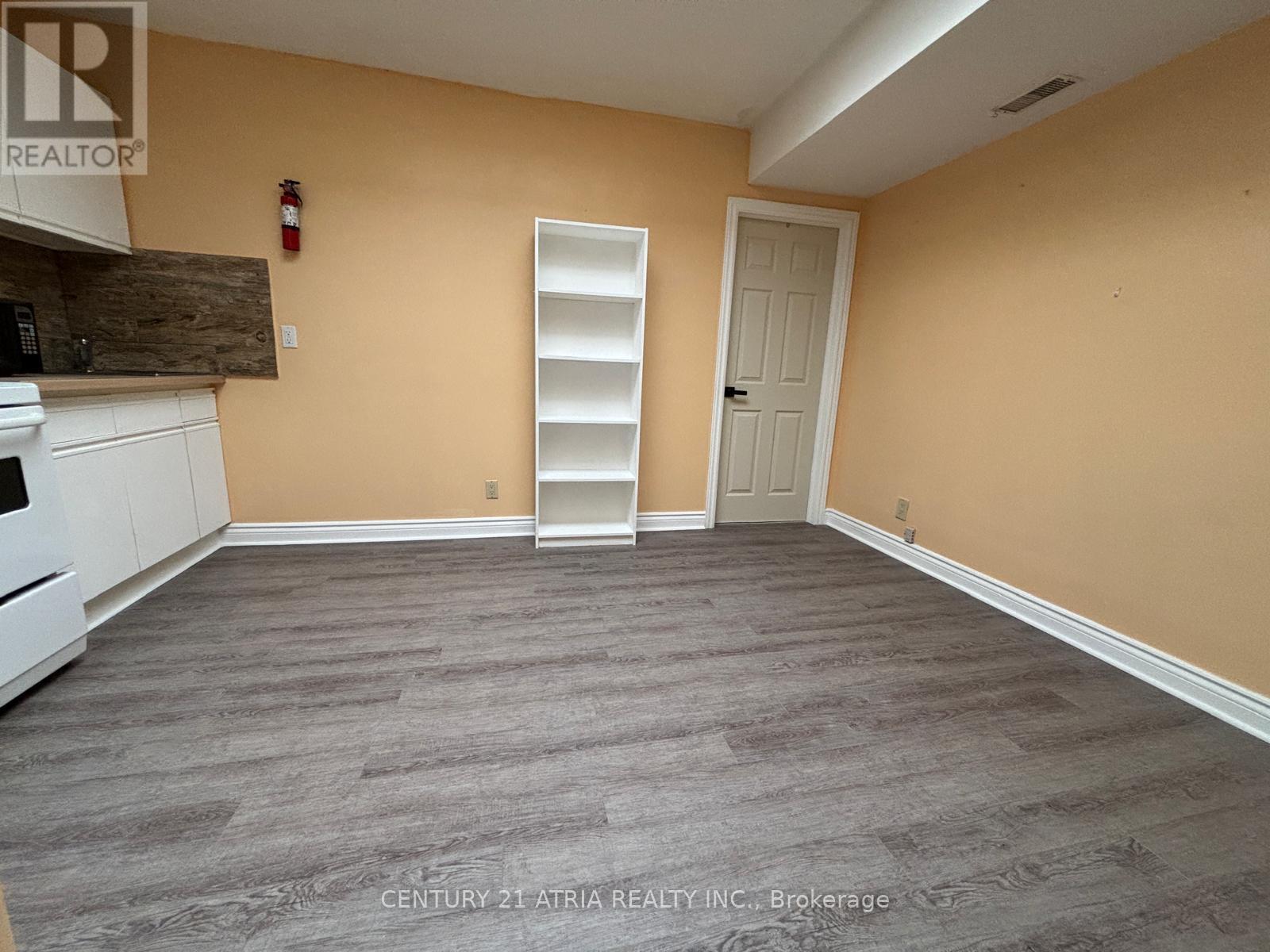 Apt 2 - 2828 Danforth Avenue, Toronto, Ontario  M4C 1M1 - Photo 7 - E13142750