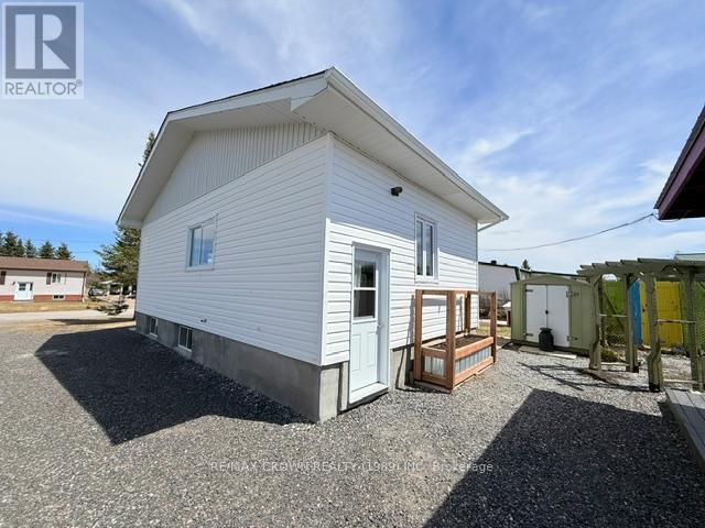 9 Payette Street Val Rita Street, Kapuskasing, Ontario  P0L 2G0 - Photo 3 - T13143002