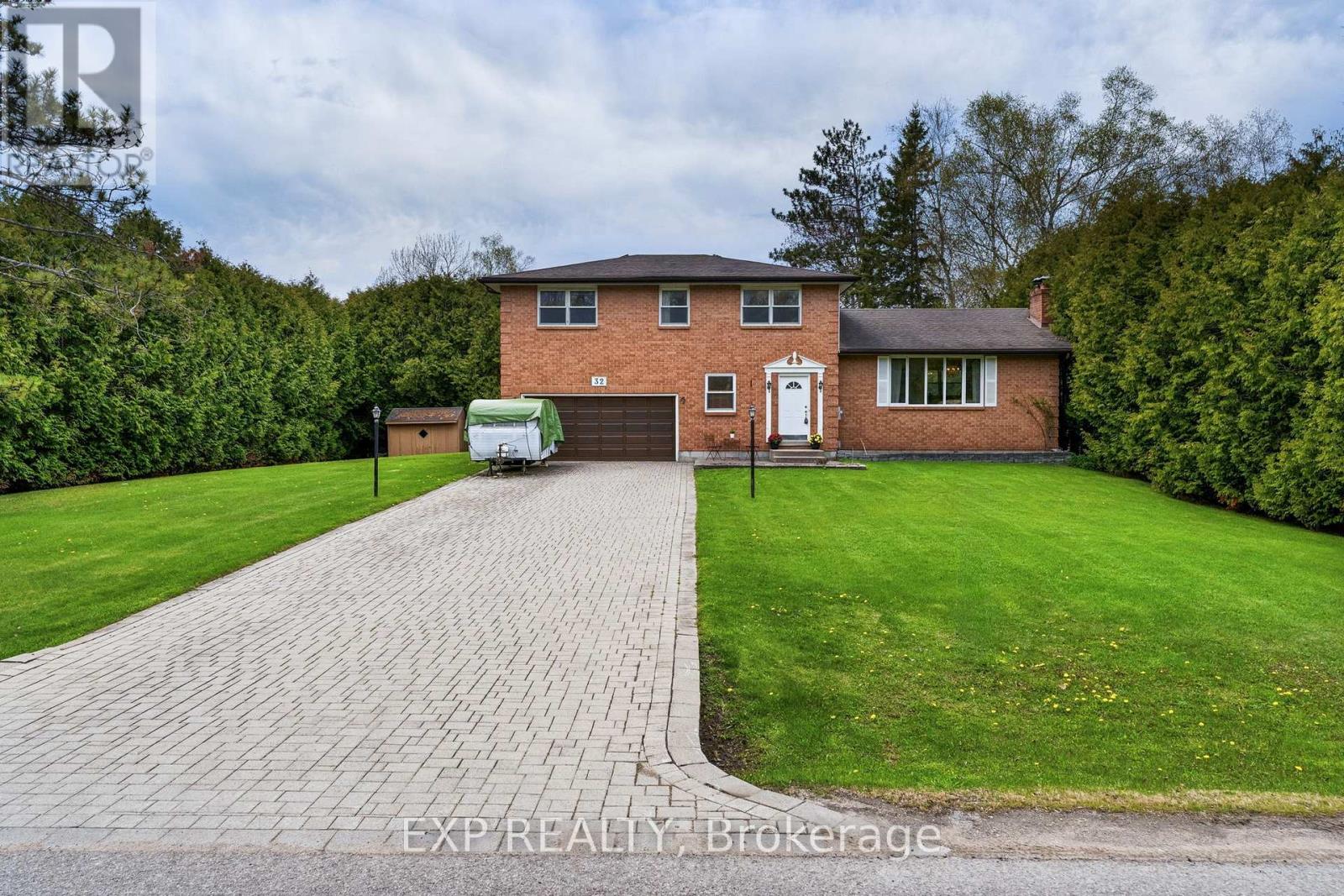 32 LOUISA STREET, Georgina, Ontario