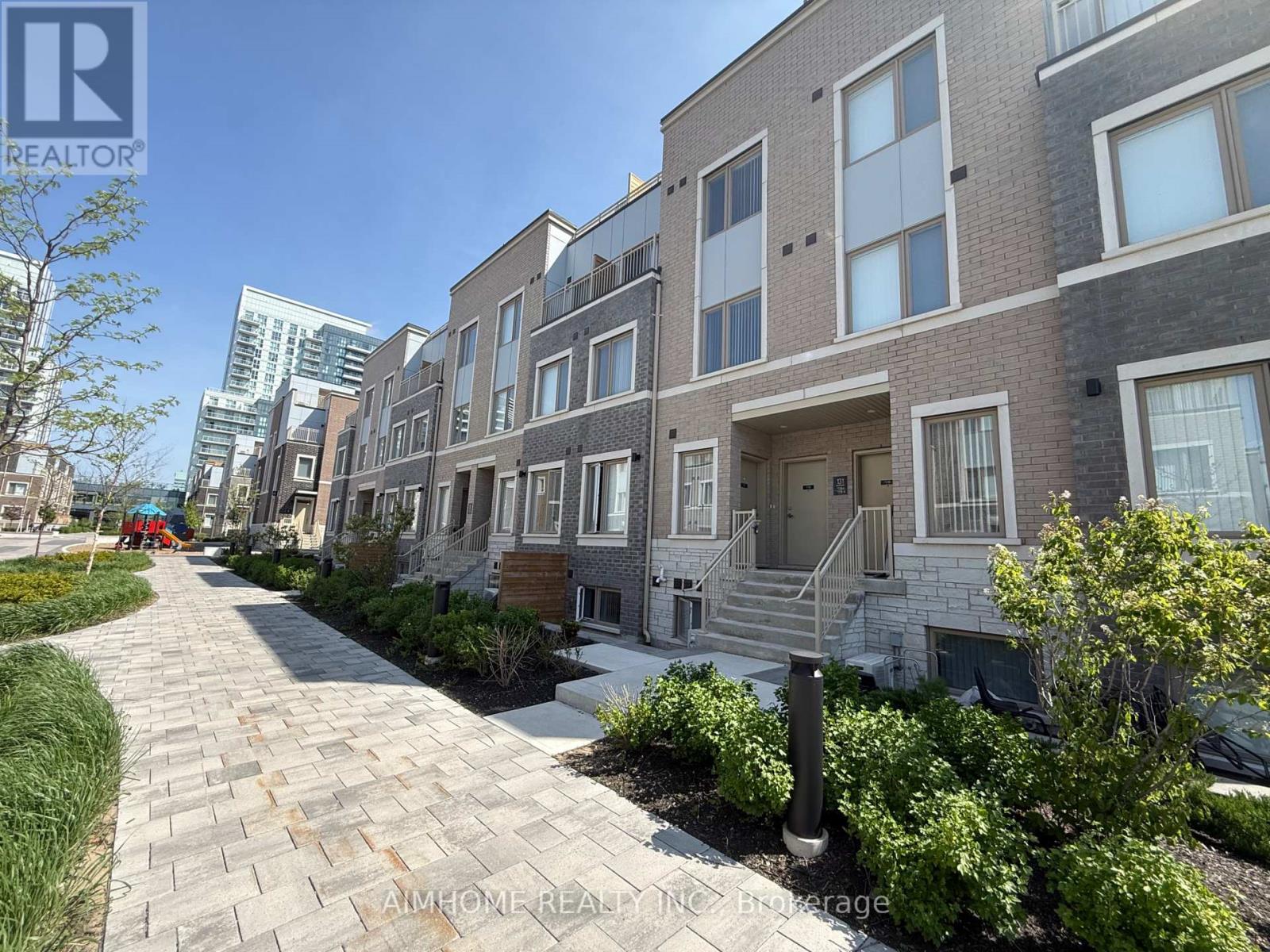 Th218 - 131 Honeycrisp Crescent, Vaughan, Ontario  L4K 0N7 - Photo 2 - N12987576
