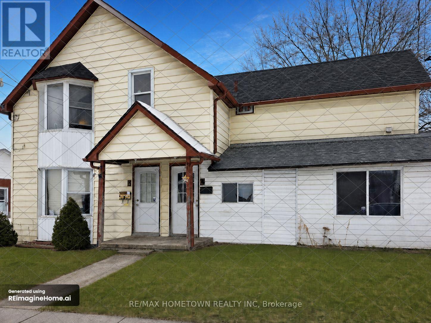 5 Robinson Avenue, Smiths Falls, Ontario  K7A 1K3 - Photo 1 - X13142954