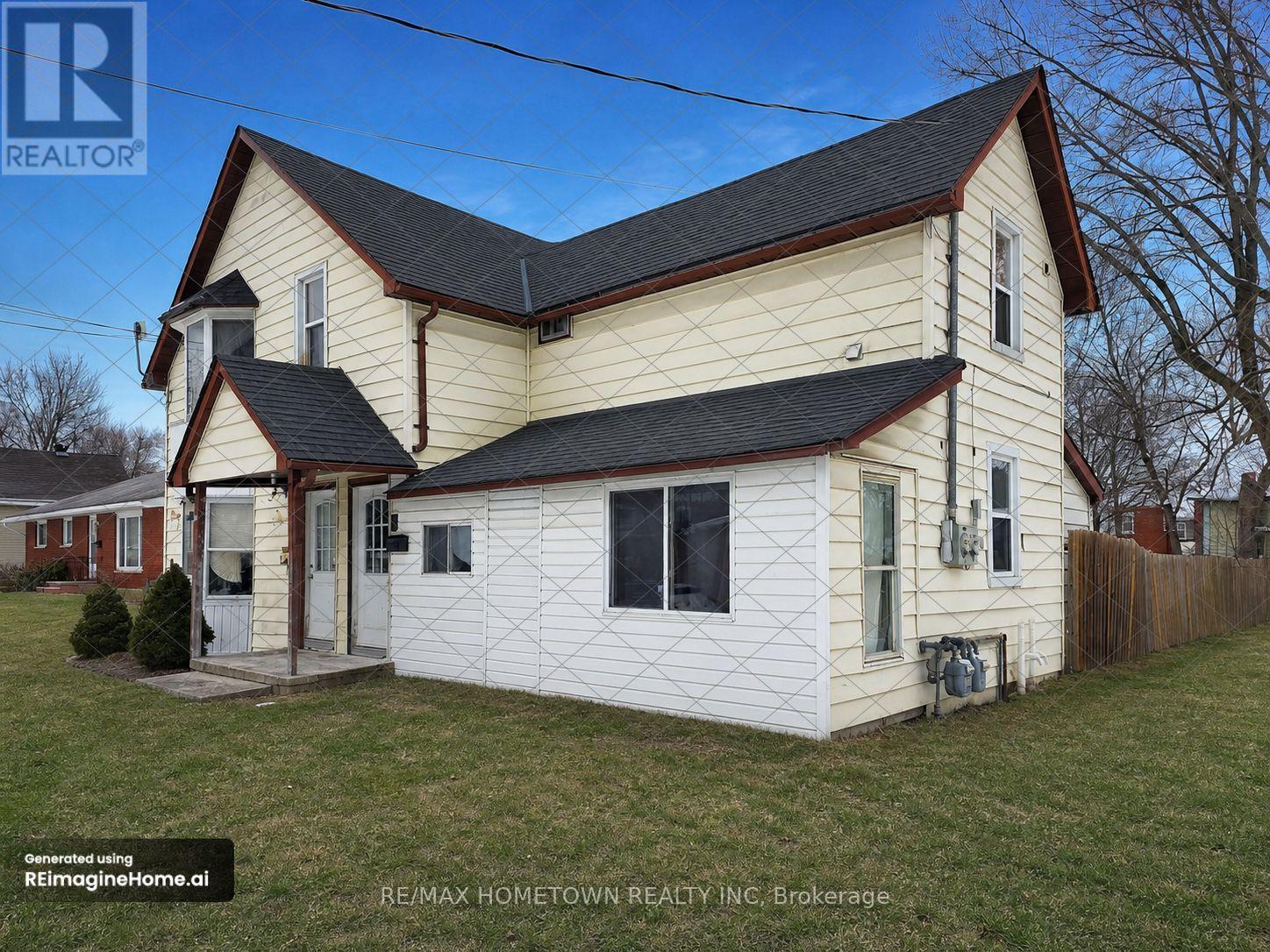 5 Robinson Avenue, Smiths Falls, Ontario  K7A 1K3 - Photo 2 - X13142954