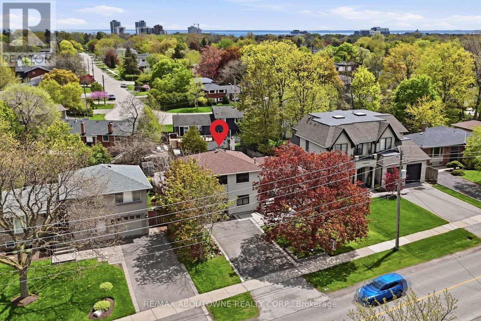 2122 BRIDGE ROAD, Oakville, Ontario