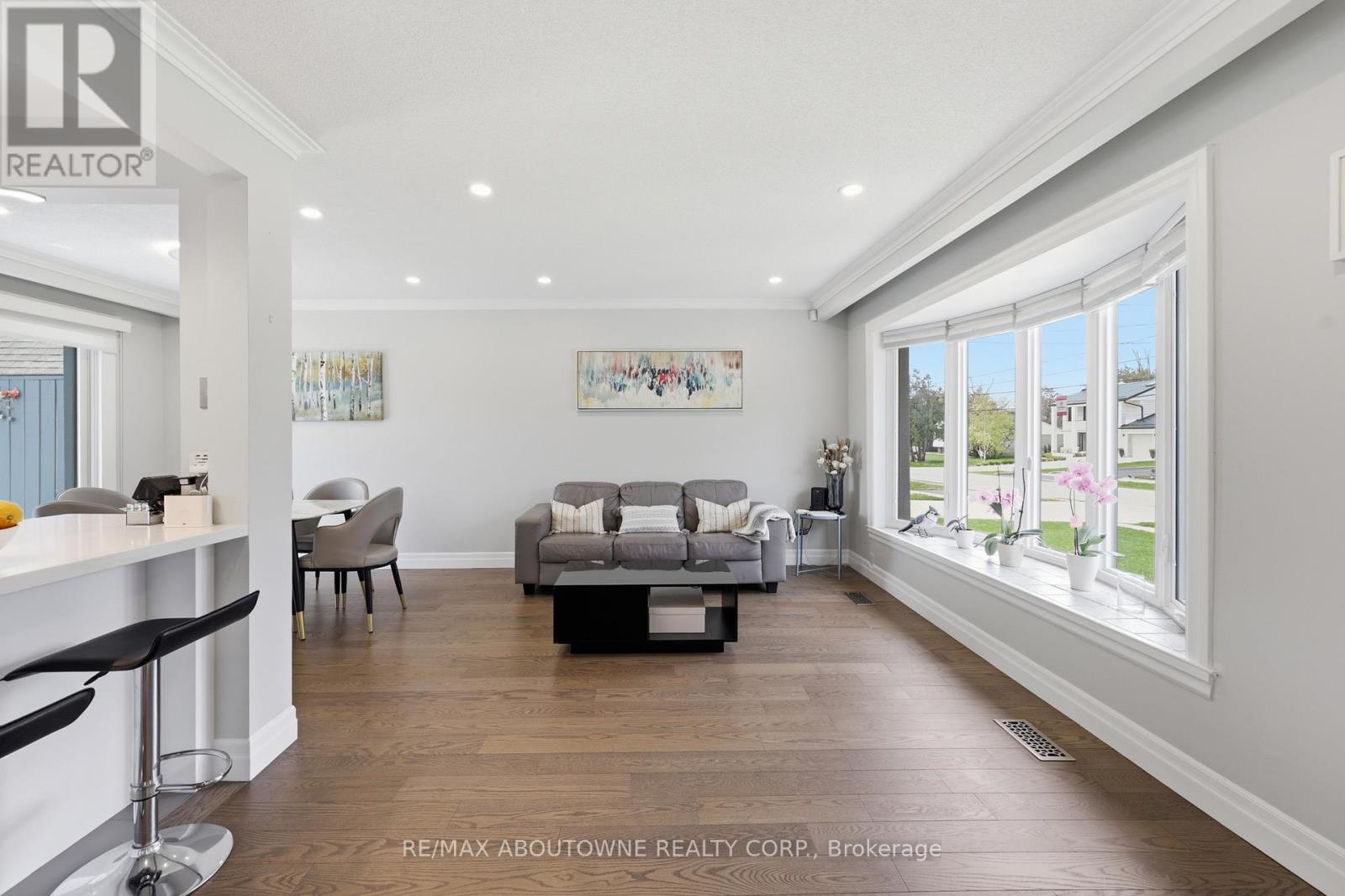 2122 Bridge Road, Oakville, Ontario  L6L 2G1 - Photo 10 - W13142554