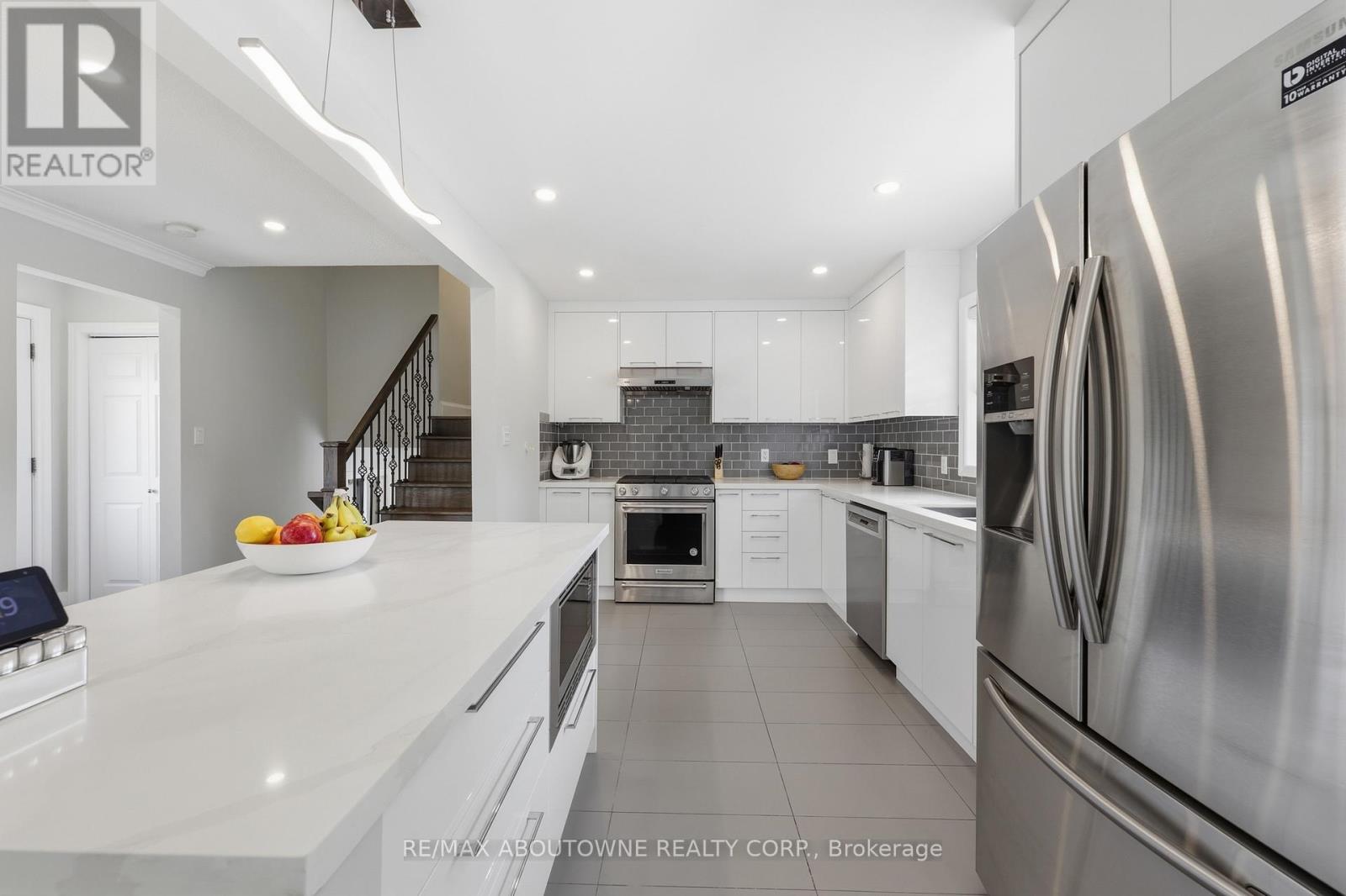2122 Bridge Road, Oakville, Ontario  L6L 2G1 - Photo 14 - W13142554