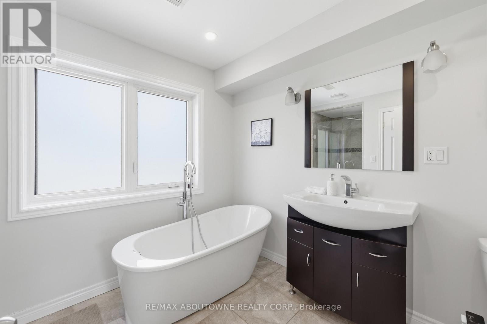2122 Bridge Road, Oakville, Ontario  L6L 2G1 - Photo 26 - W13142554