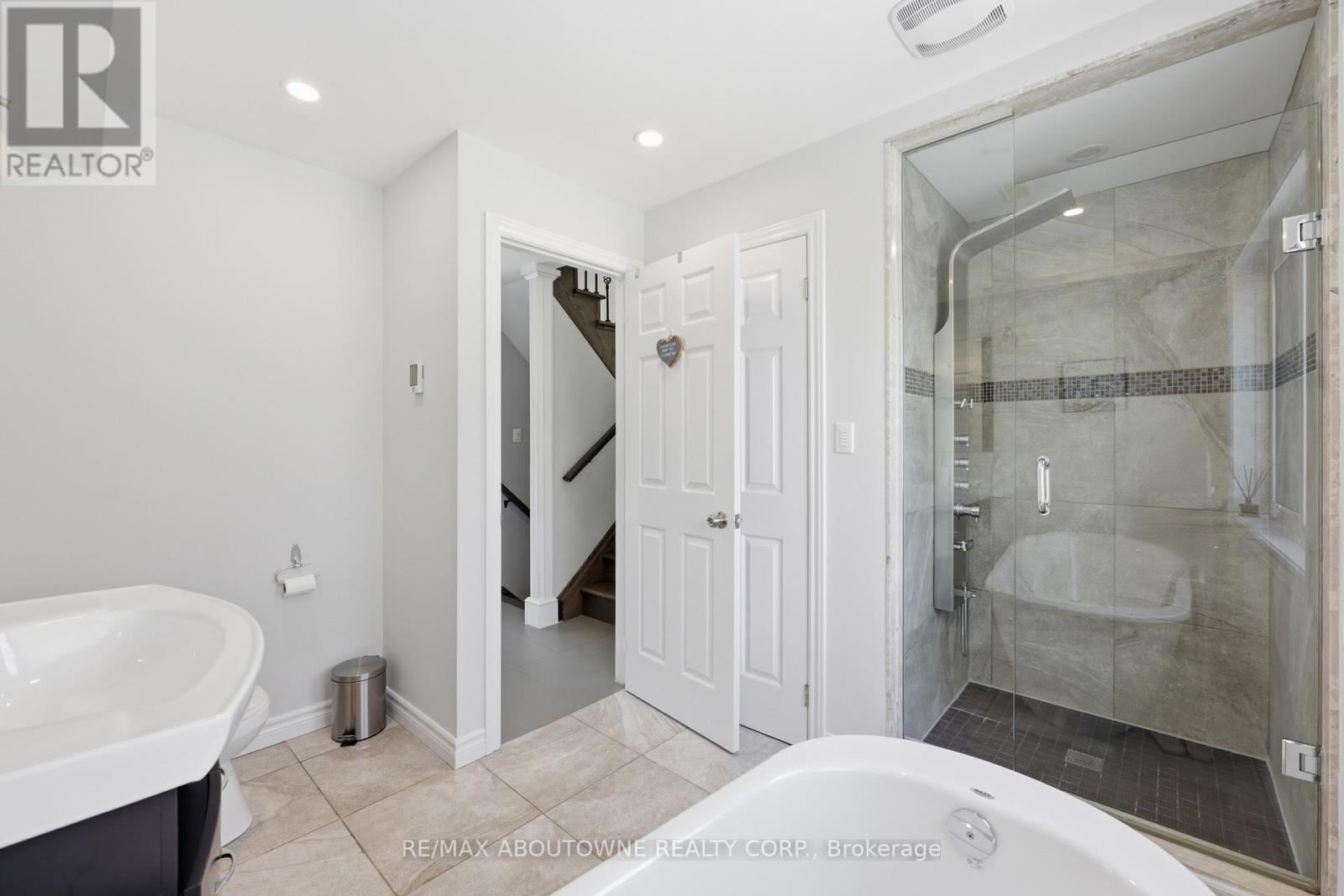 2122 Bridge Road, Oakville, Ontario  L6L 2G1 - Photo 27 - W13142554