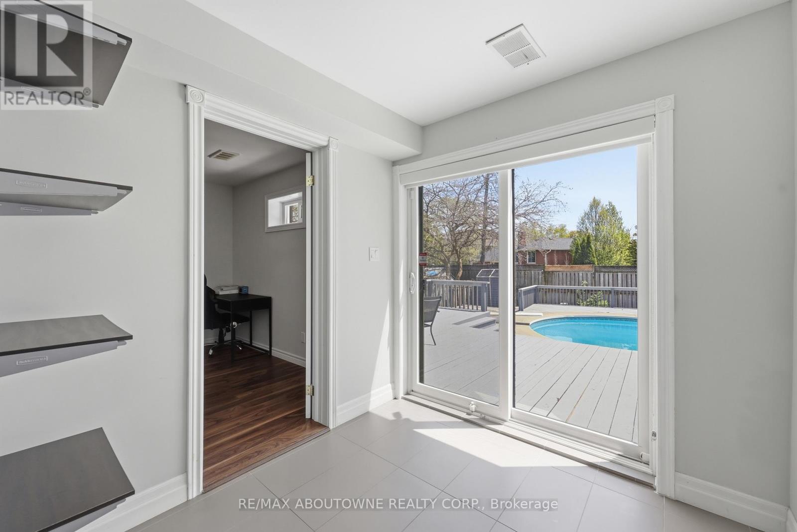 2122 Bridge Road, Oakville, Ontario  L6L 2G1 - Photo 28 - W13142554