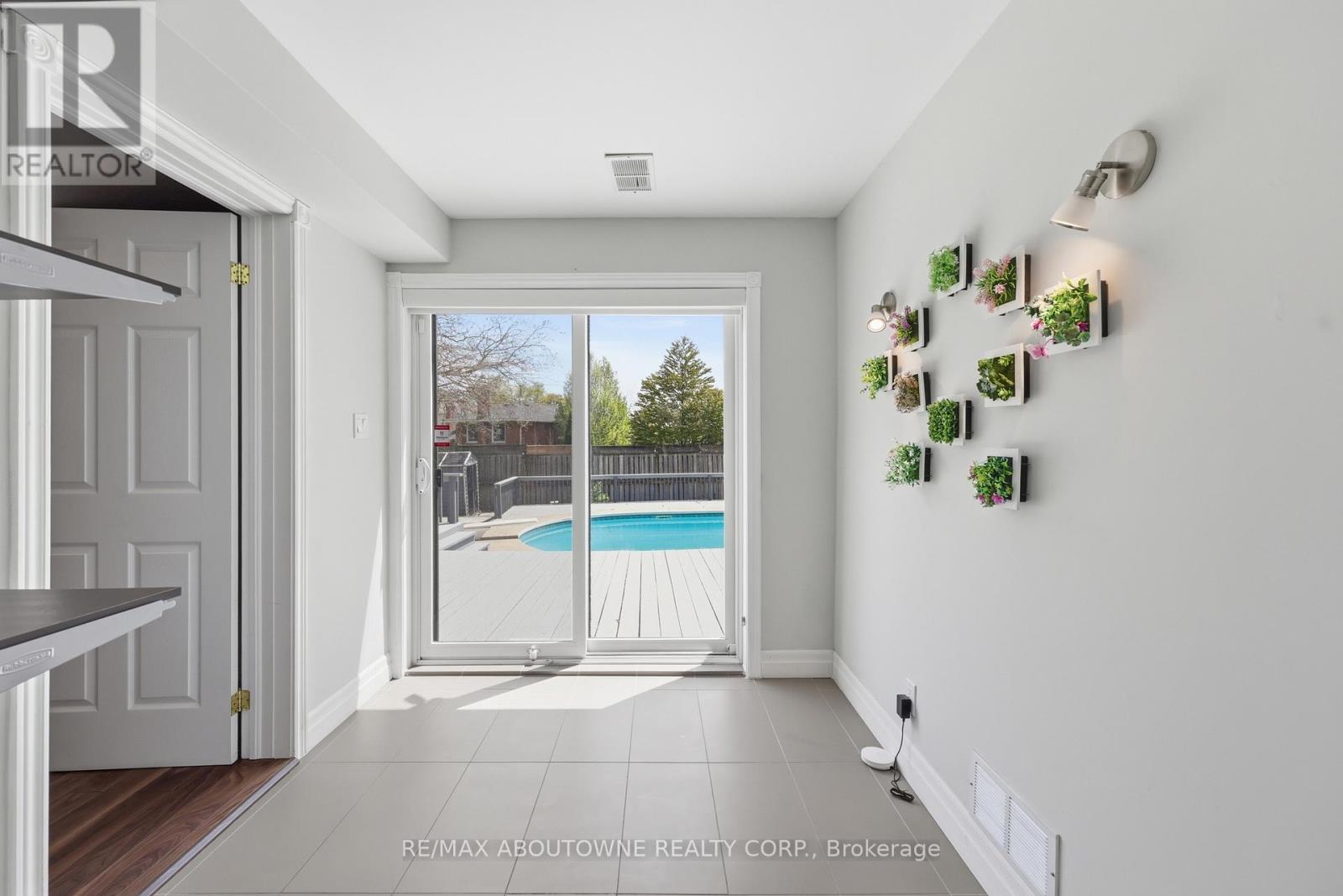 2122 Bridge Road, Oakville, Ontario  L6L 2G1 - Photo 30 - W13142554