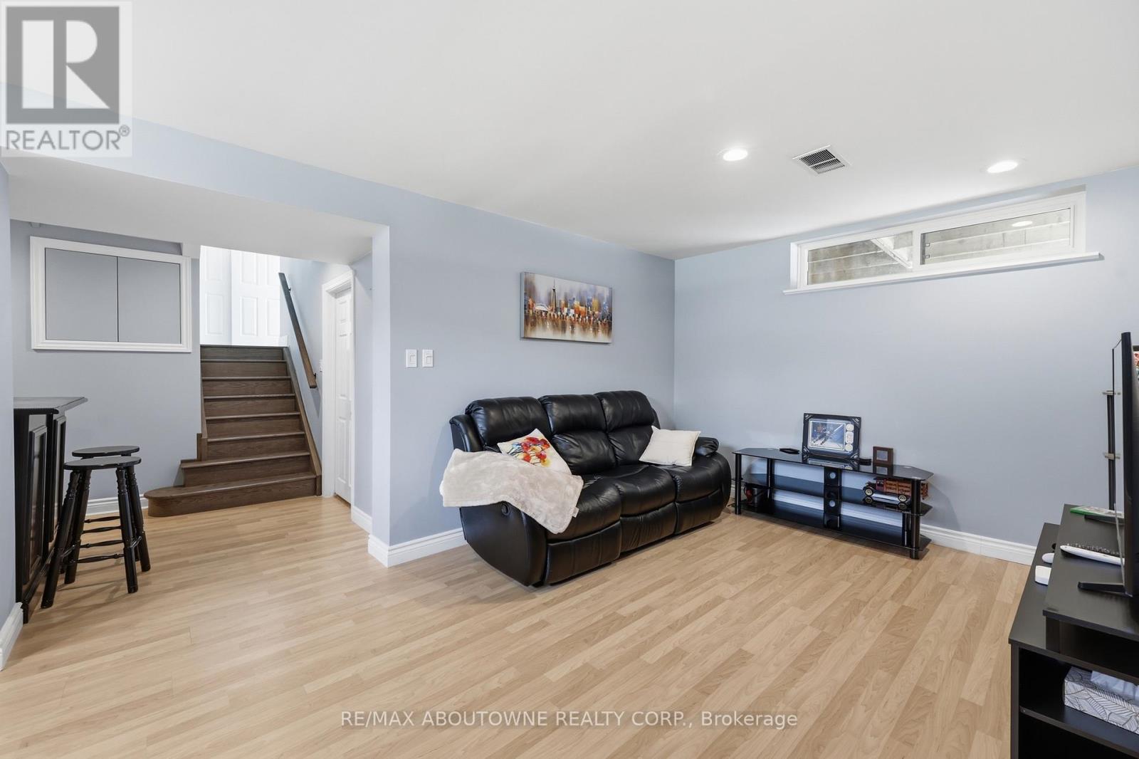 2122 Bridge Road, Oakville, Ontario  L6L 2G1 - Photo 31 - W13142554