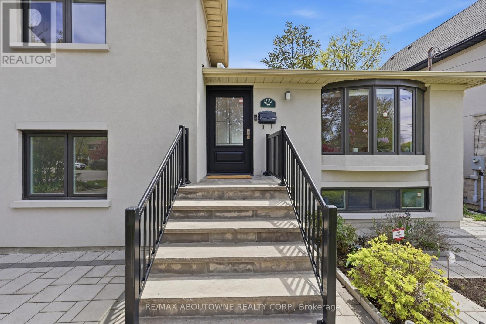 2122 Bridge Road, Oakville, Ontario  L6L 2G1 - Photo 6 - W13142554