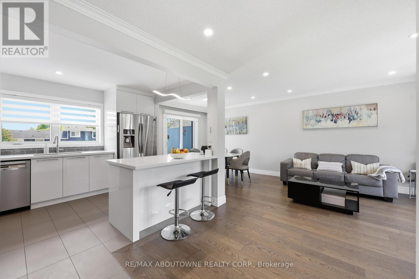2122 Bridge Road, Oakville, Ontario  L6L 2G1 - Photo 8 - W13142554