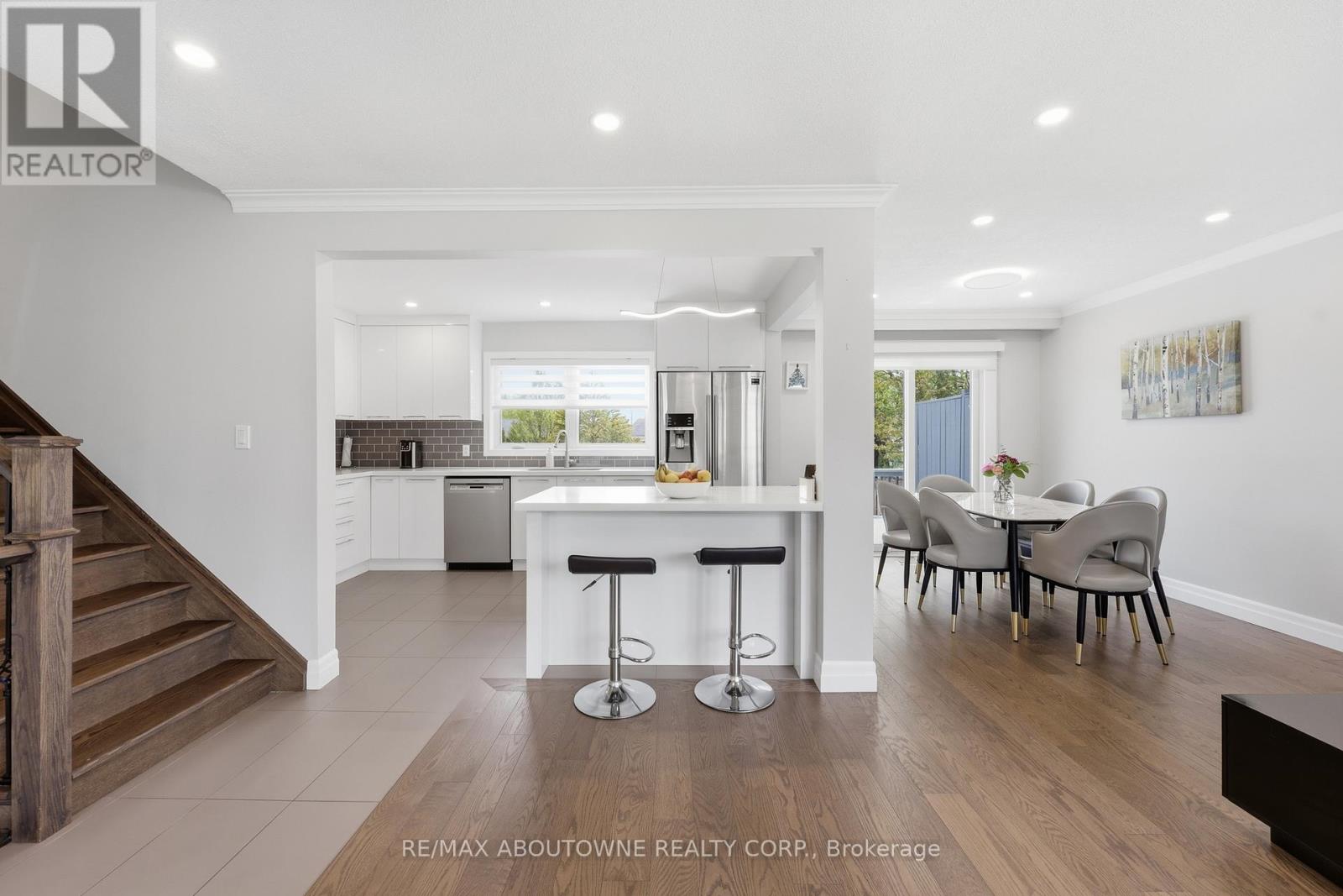 2122 Bridge Road, Oakville, Ontario  L6L 2G1 - Photo 9 - W13142554