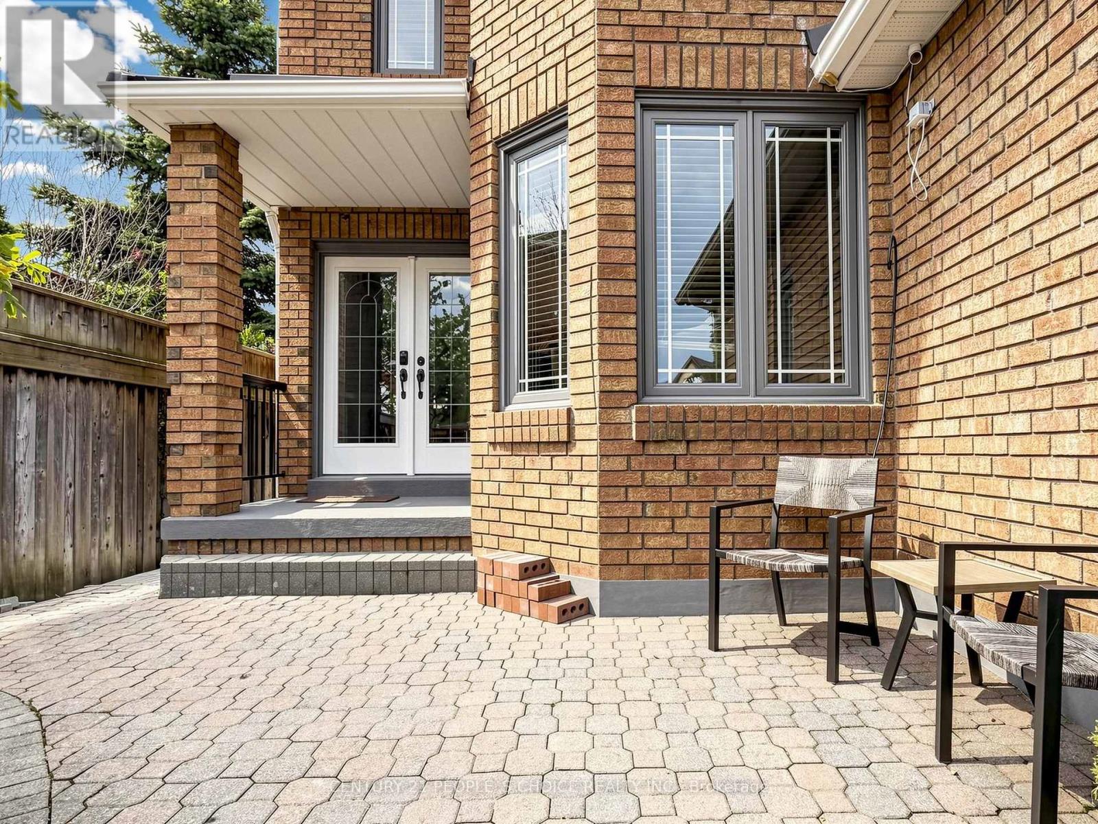 5698 Colby Court, Mississauga, Ontario  L5M 4S7 - Photo 4 - W13142564