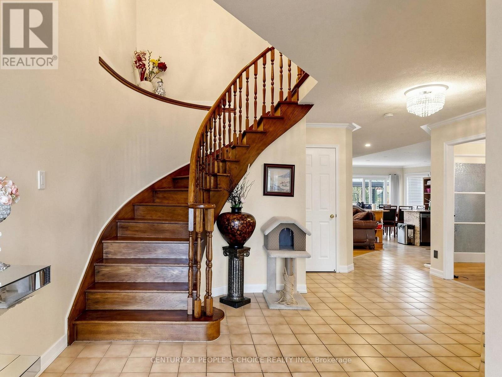 5698 Colby Court, Mississauga, Ontario  L5M 4S7 - Photo 6 - W13142564