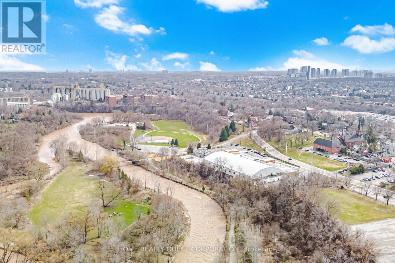 186 Wyndham Street, Mississauga, Ontario  L5M 1N5 - Photo 33 - W13142608