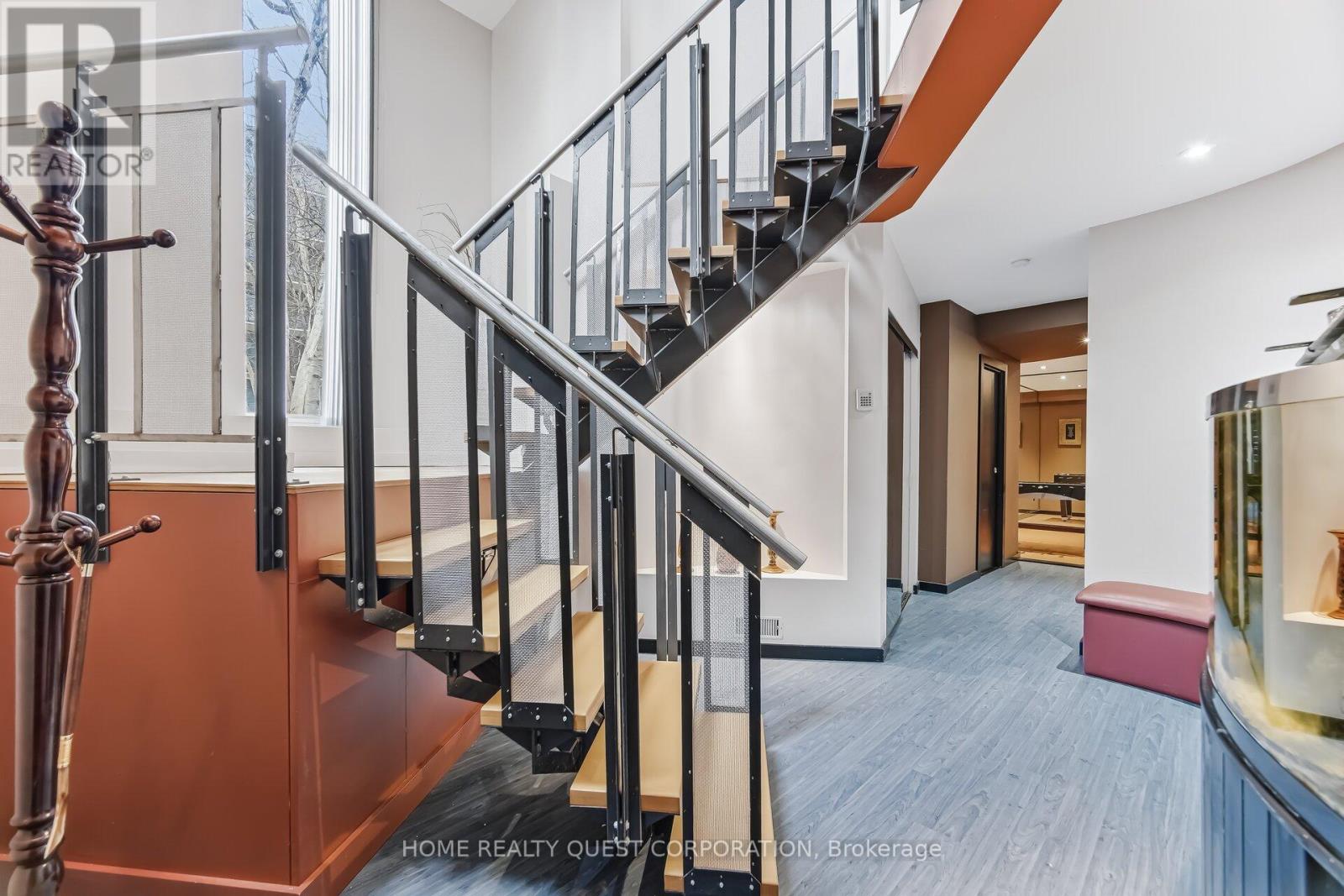 186 Wyndham Street, Mississauga, Ontario  L5M 1N5 - Photo 5 - W13142608