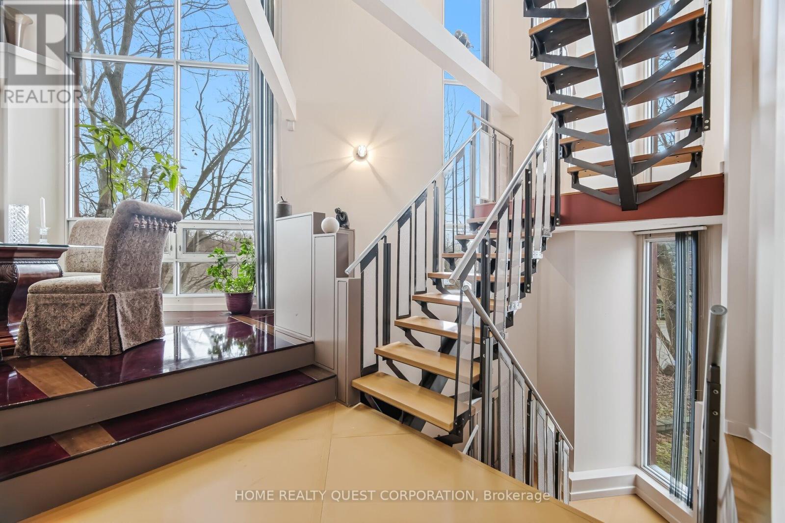 186 Wyndham Street, Mississauga, Ontario  L5M 1N5 - Photo 6 - W13142608