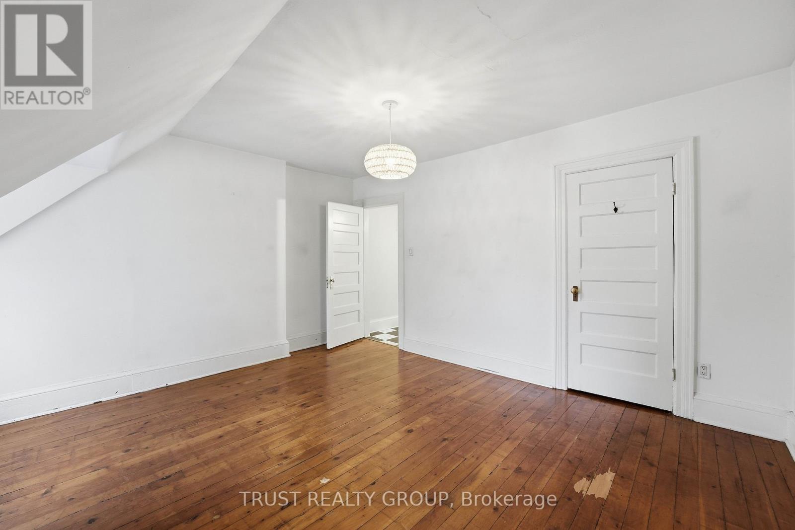 134 Close Avenue, Toronto, Ontario  M6K 2V5 - Photo 18 - W13142664