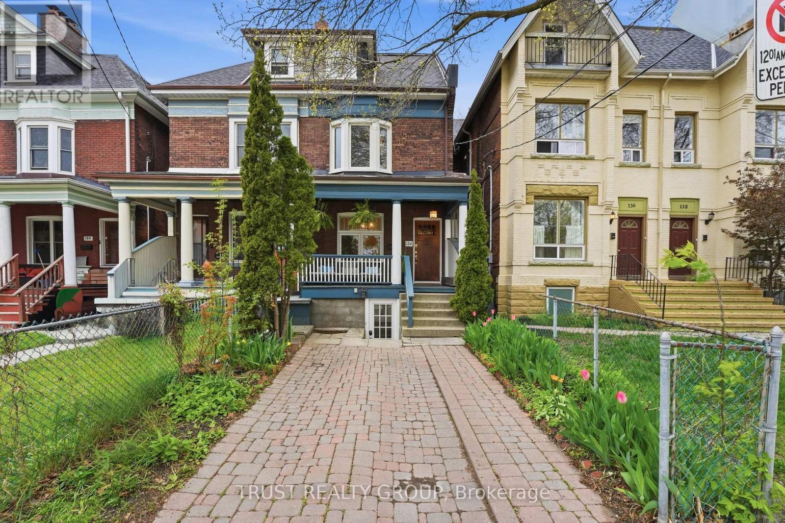134 Close Avenue, Toronto, Ontario  M6K 2V5 - Photo 2 - W13142664