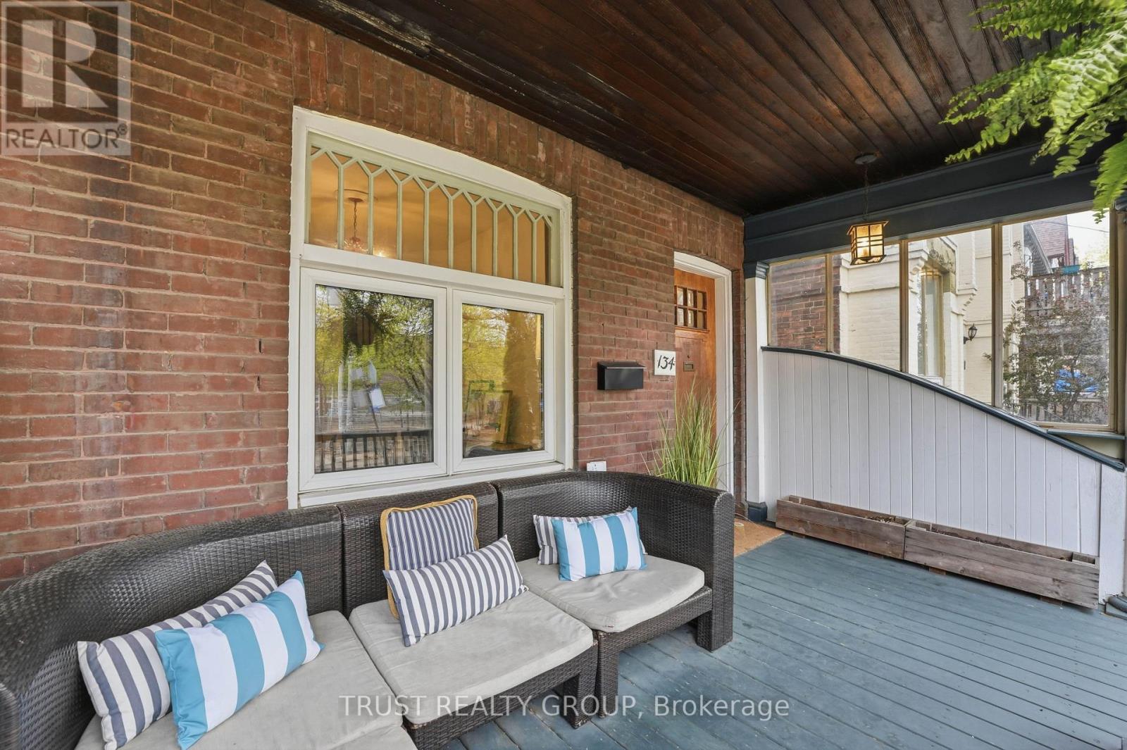 134 Close Avenue, Toronto, Ontario  M6K 2V5 - Photo 4 - W13142664