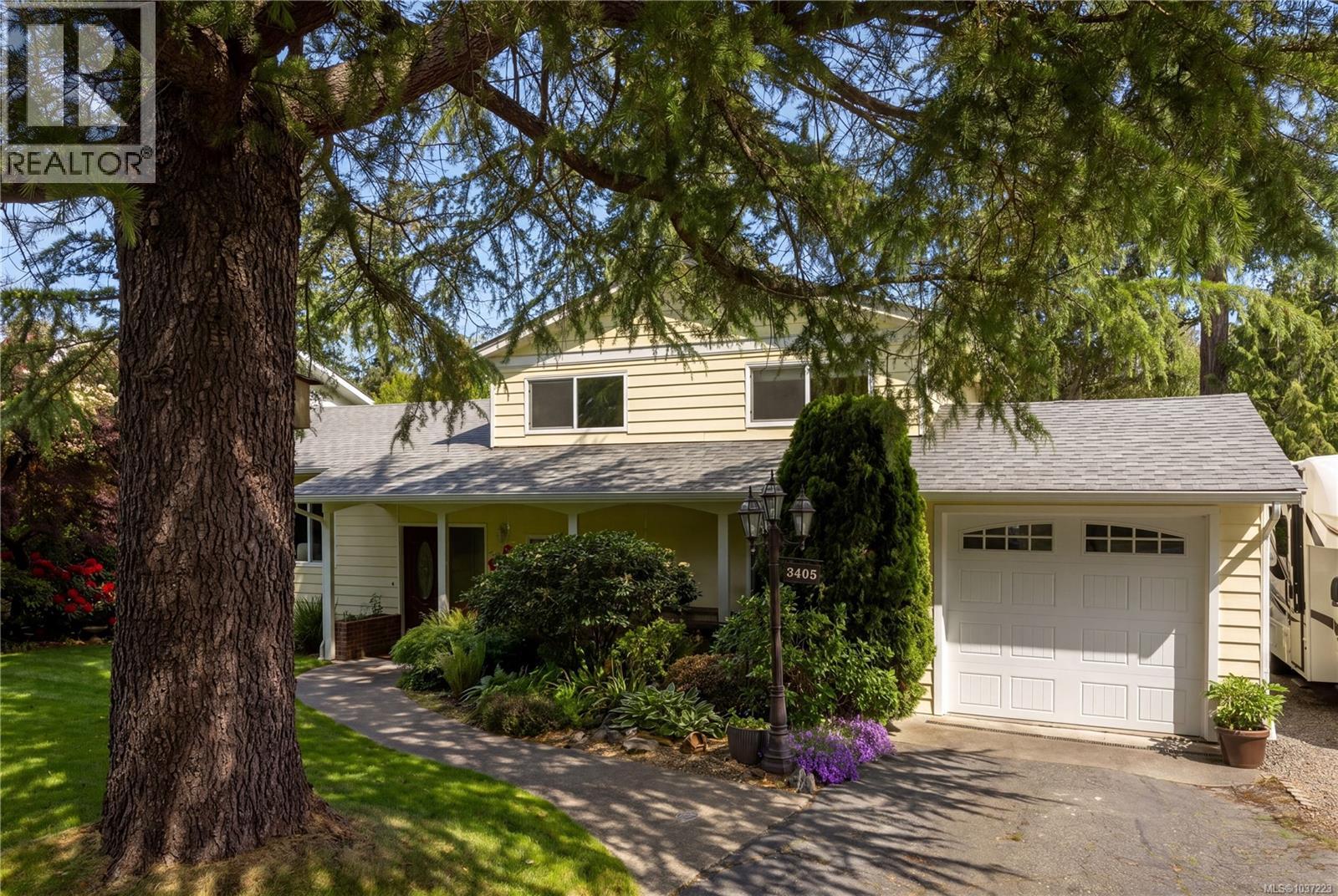 3405 Rolston Cres, Saanich, British Columbia