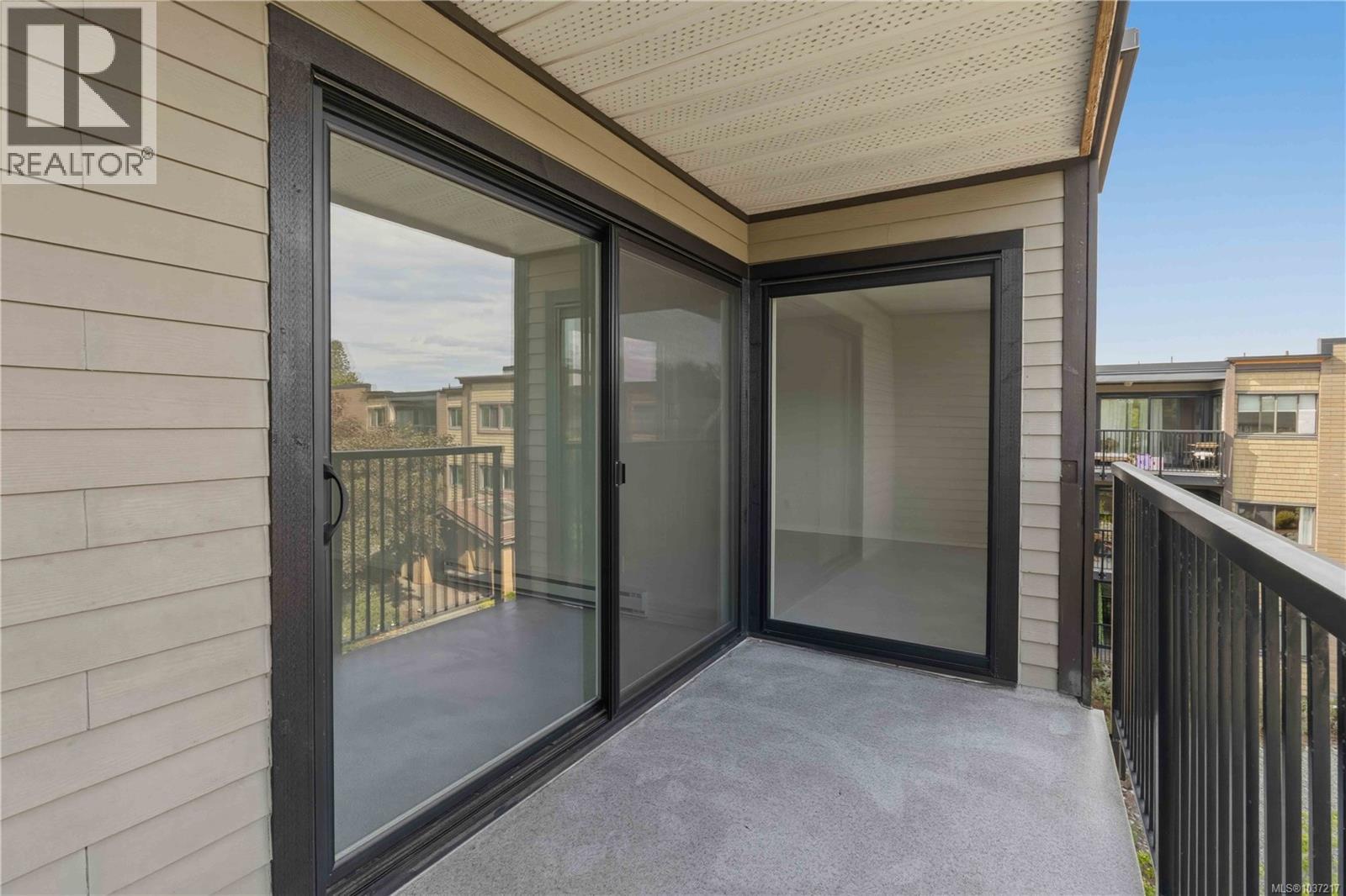 305 1870 Mckenzie Ave, Saanich, British Columbia  V8N 4X3 - Photo 16 - 1037217