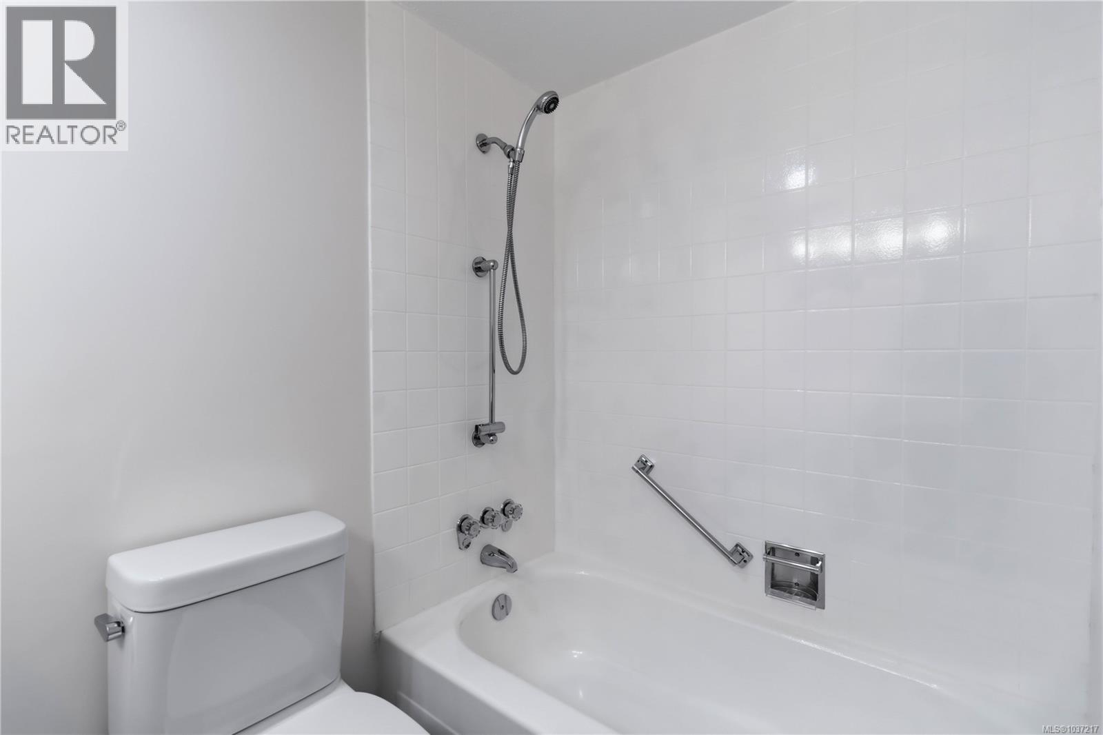 305 1870 Mckenzie Ave, Saanich, British Columbia  V8N 4X3 - Photo 21 - 1037217