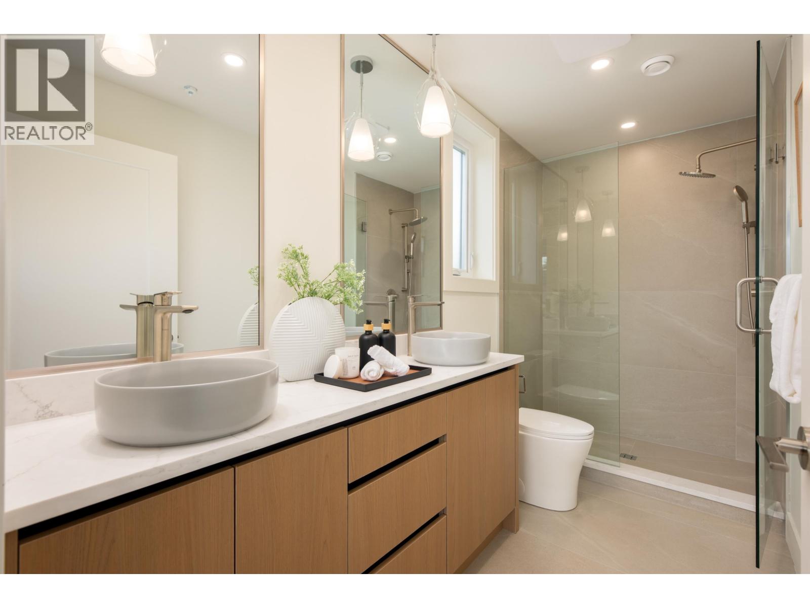 2 3645 Dundas Street, Vancouver, British Columbia  V5K 1S3 - Photo 15 - R3122139